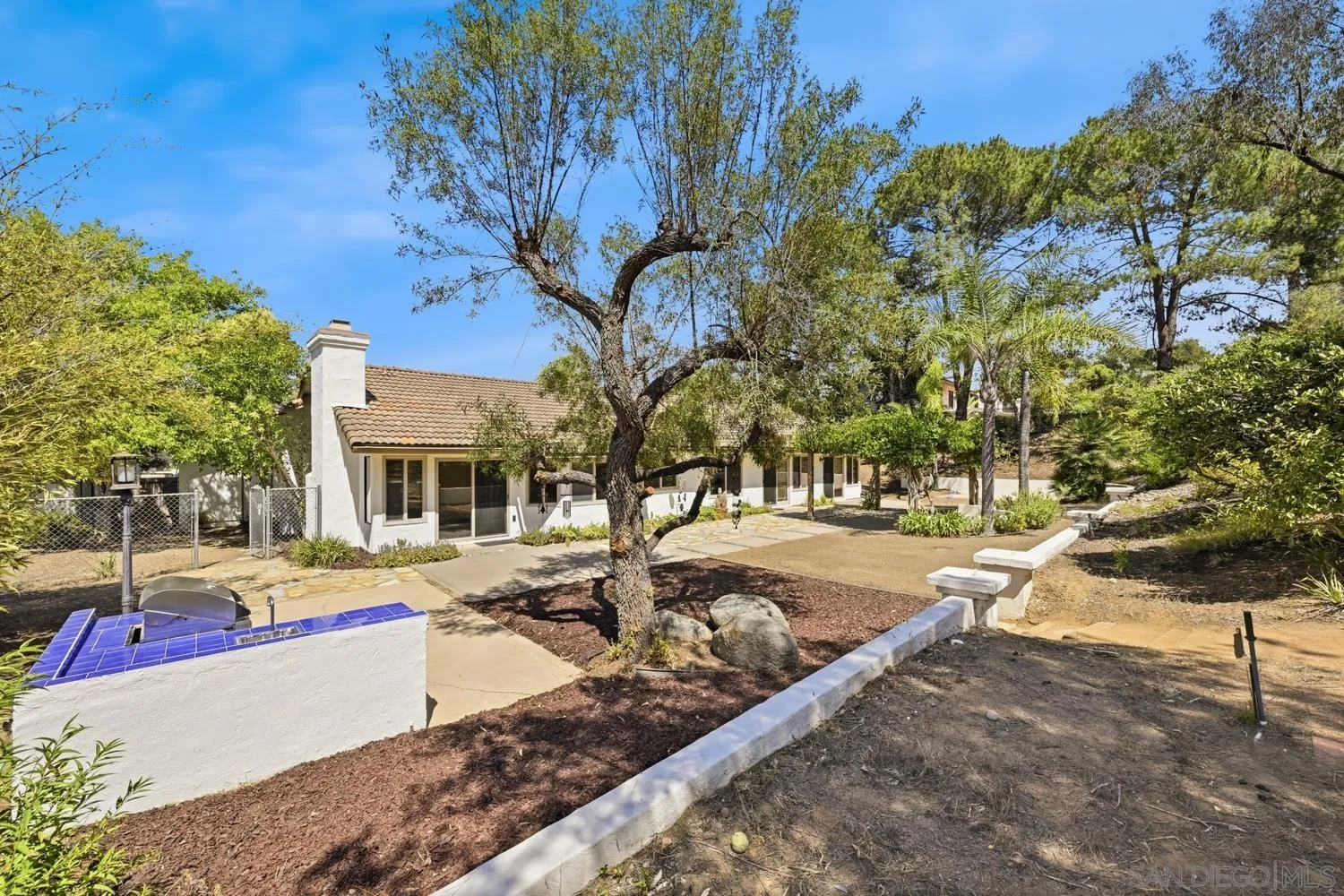 https://cdn.realtyfeed.com/cdn/127/260014355/629da55f5b0487d133b95844a779832c.webp