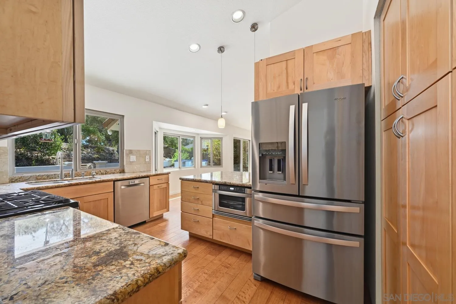 https://cdn.realtyfeed.com/cdn/127/260014355/837f3a1d1a201cc268cb9dcda7bc28d9.webp