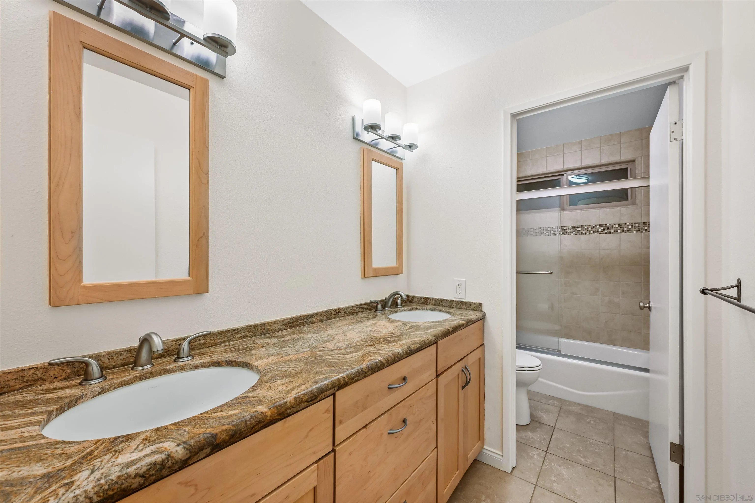 https://cdn.realtyfeed.com/cdn/127/260014355/cd23dbd2617fe94b4cd9a69e9a44d9f0.webp