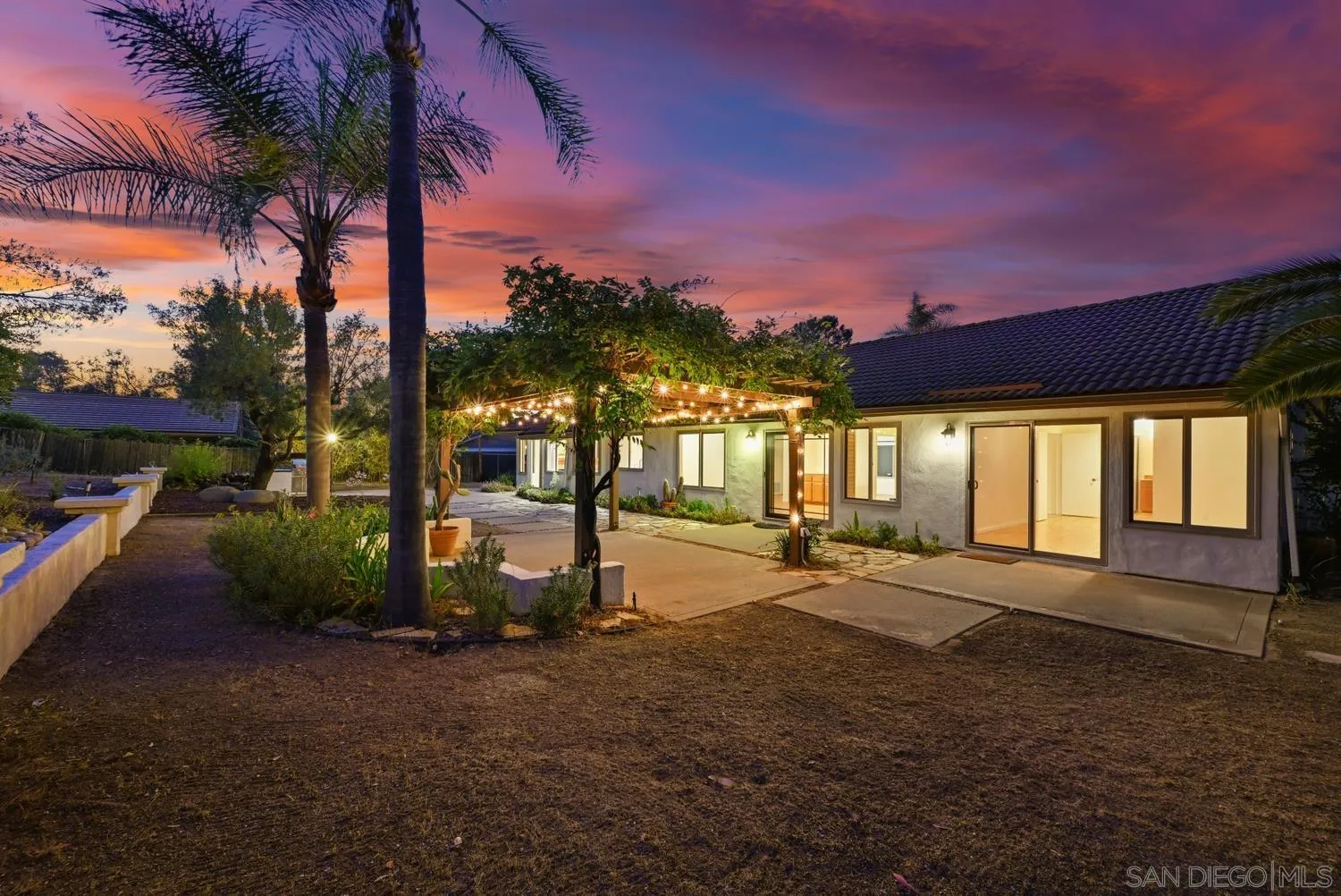 https://cdn.realtyfeed.com/cdn/127/260014355/f9aa494040cc38606ca3bde2c2e89e17.webp