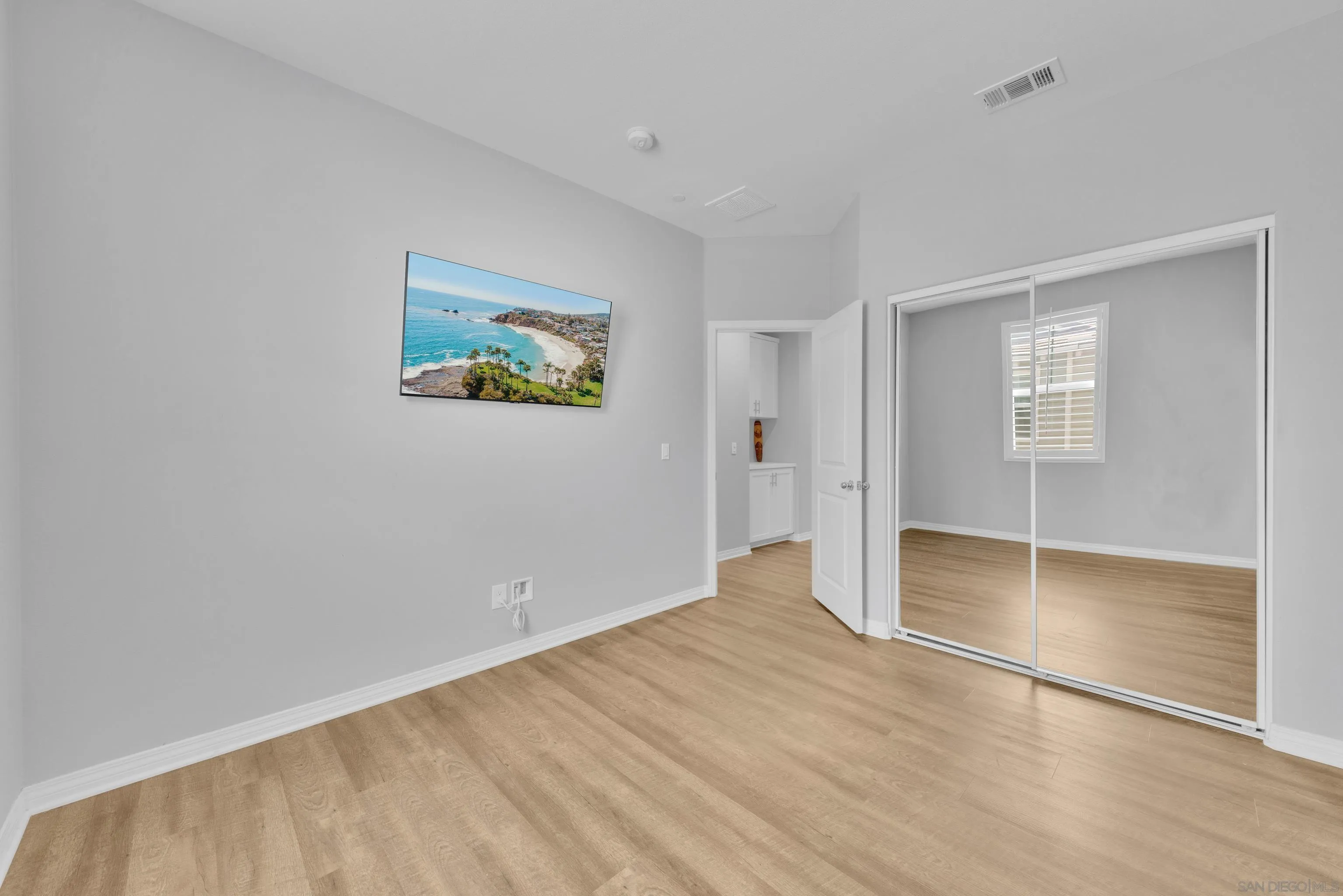 https://cdn.realtyfeed.com/cdn/127/260014357/09eb5a3b05ec6d97b9a7aa40cdc7c667.webp