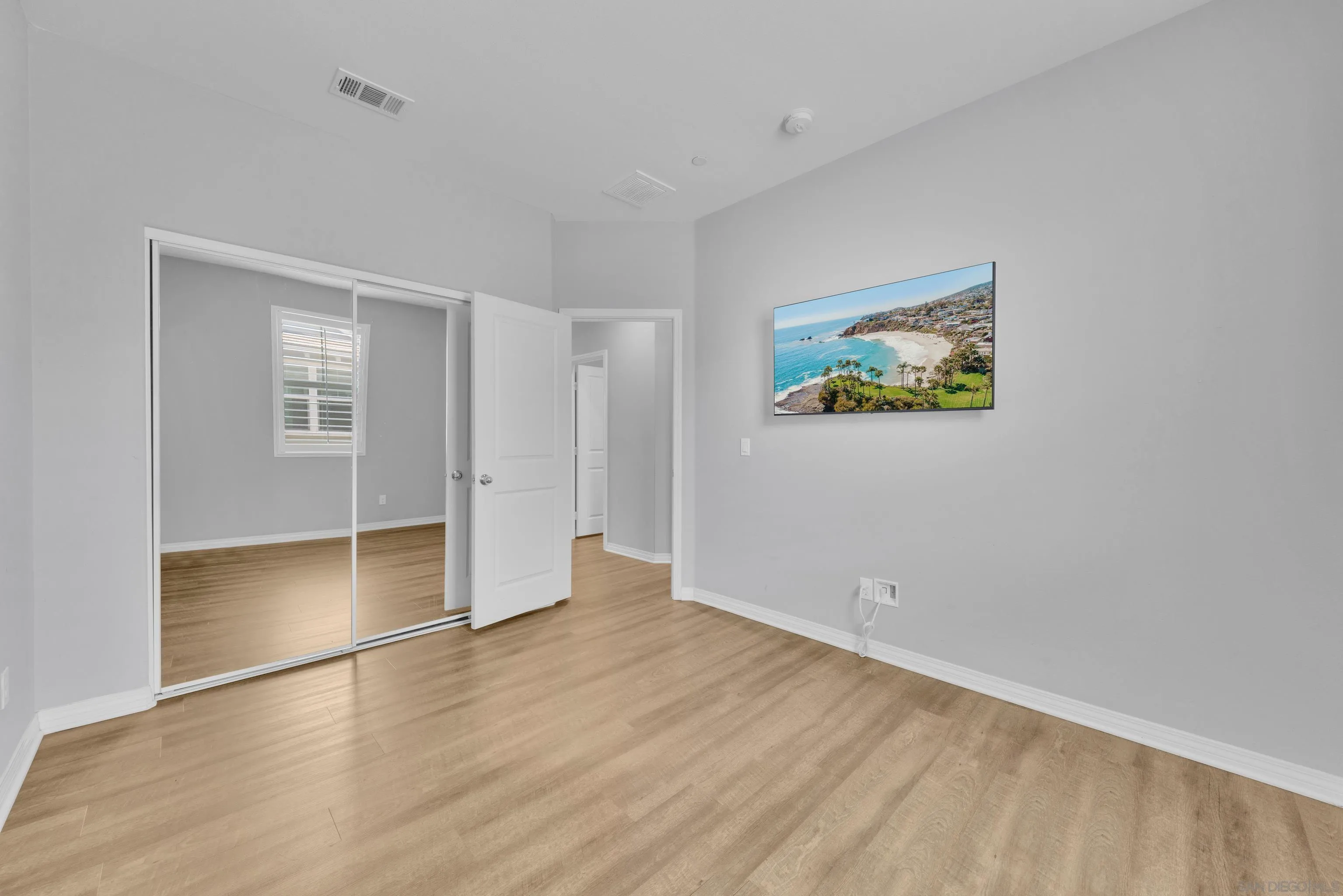 https://cdn.realtyfeed.com/cdn/127/260014357/0a5a3753892a647f3ddea77933dfb419.webp