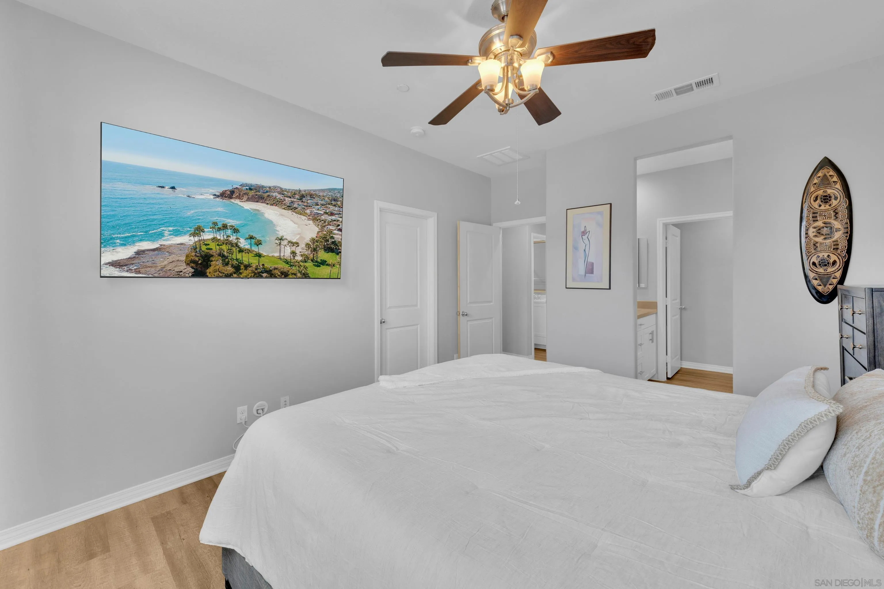 https://cdn.realtyfeed.com/cdn/127/260014357/1040e48c41403ff32c916f2f361cfb99.webp