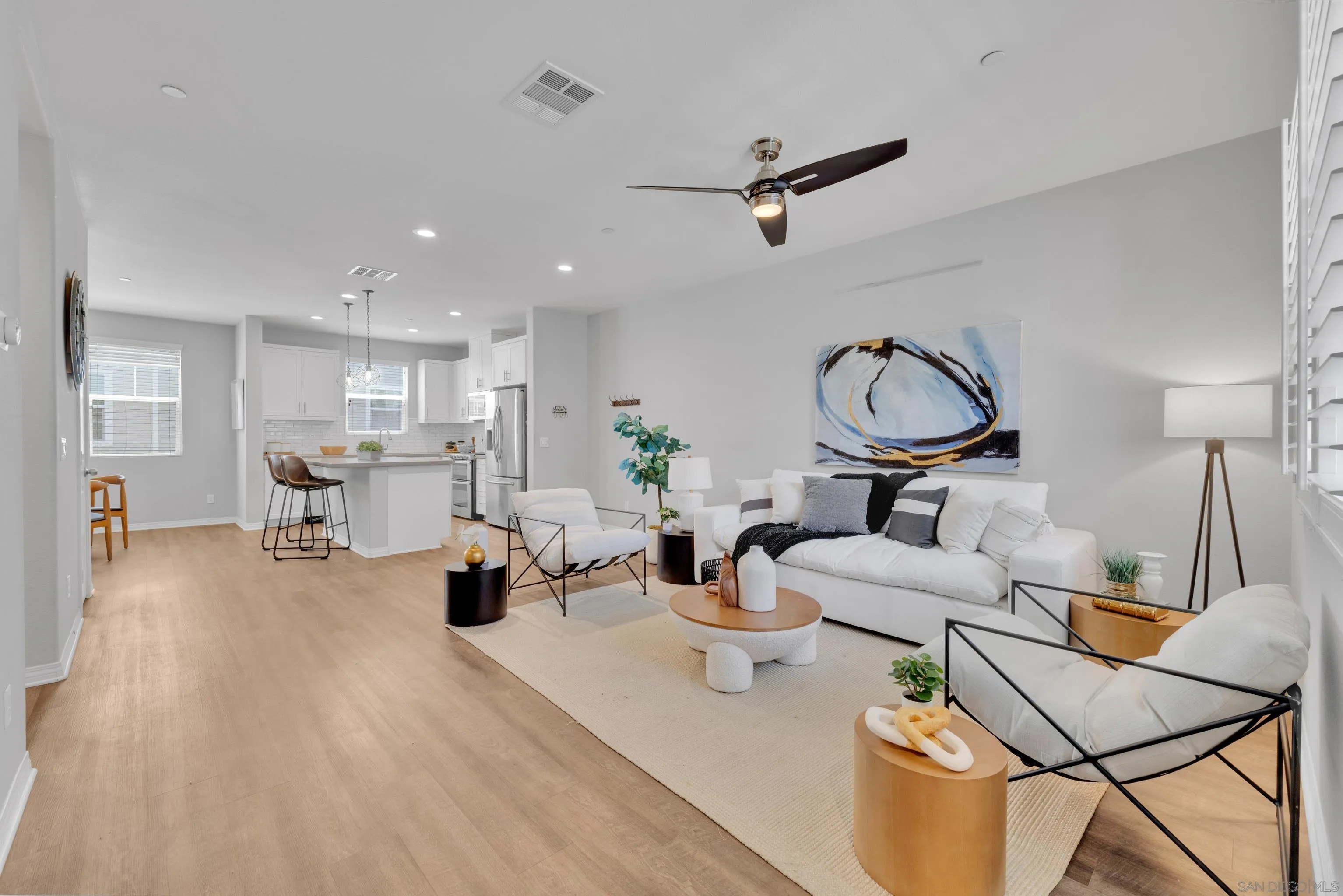 https://cdn.realtyfeed.com/cdn/127/260014357/13cd6025914da4661020466b9654aca9.webp
