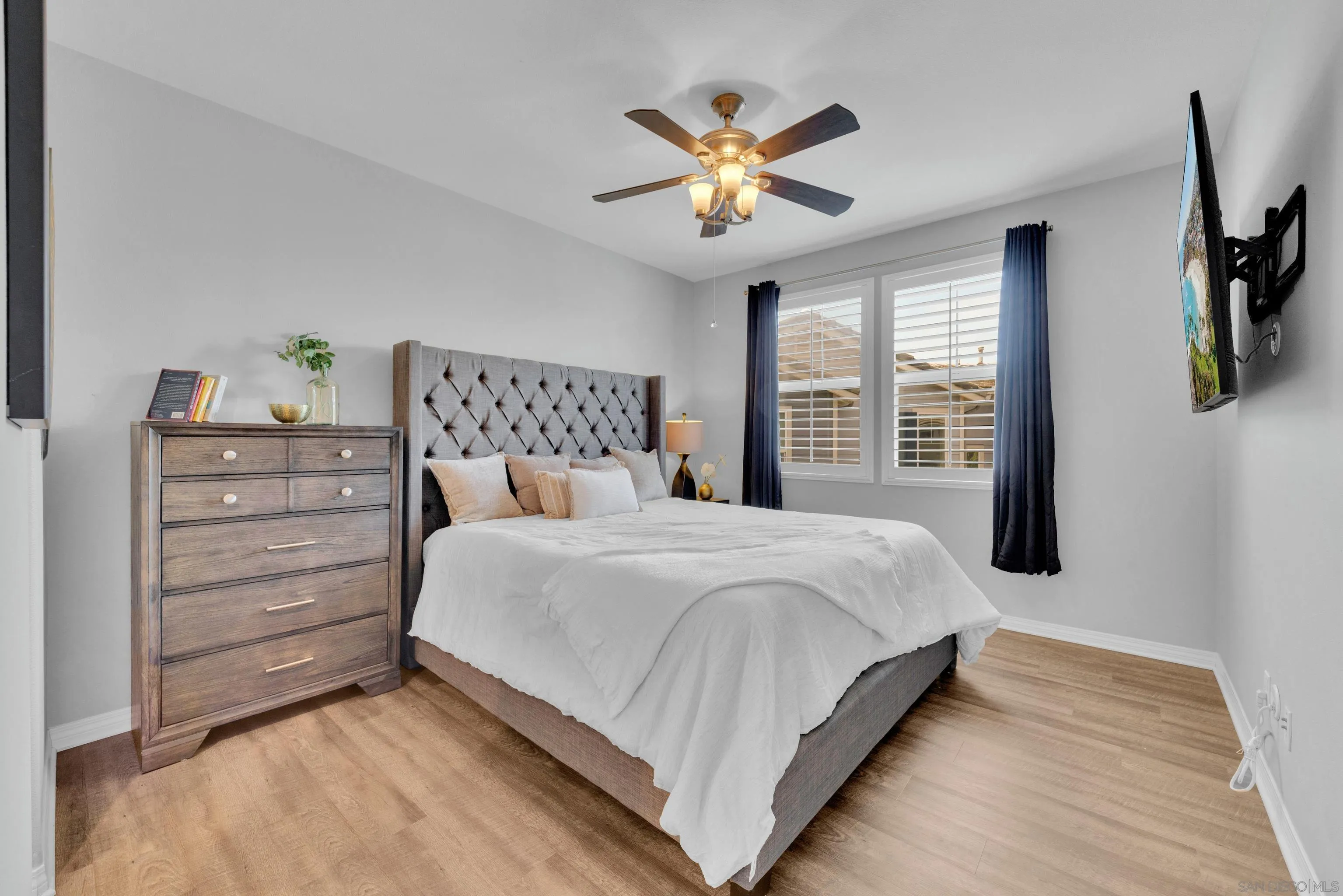 https://cdn.realtyfeed.com/cdn/127/260014357/613cb28c7afe7e4677f18a921df629aa.webp