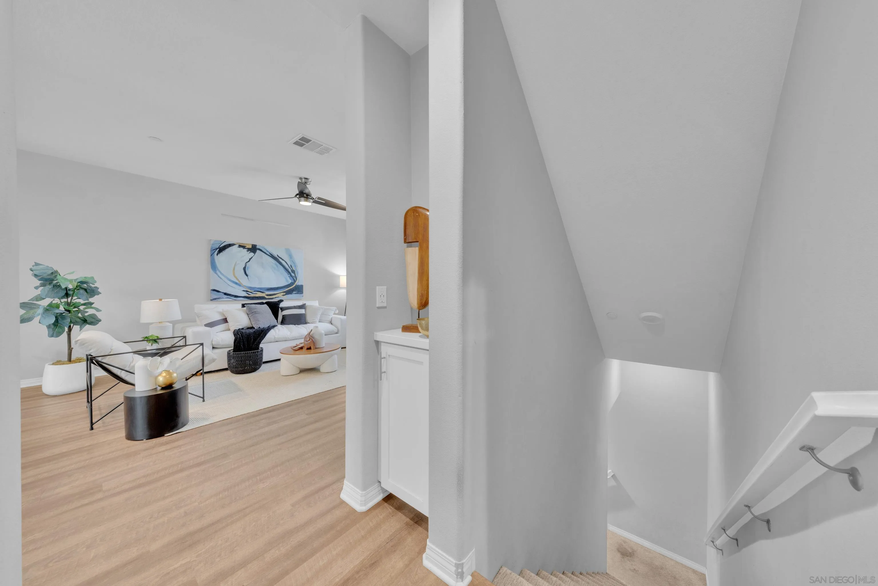 https://cdn.realtyfeed.com/cdn/127/260014357/6b9d61cb89cc7fa854448b4fb63dcae6.webp