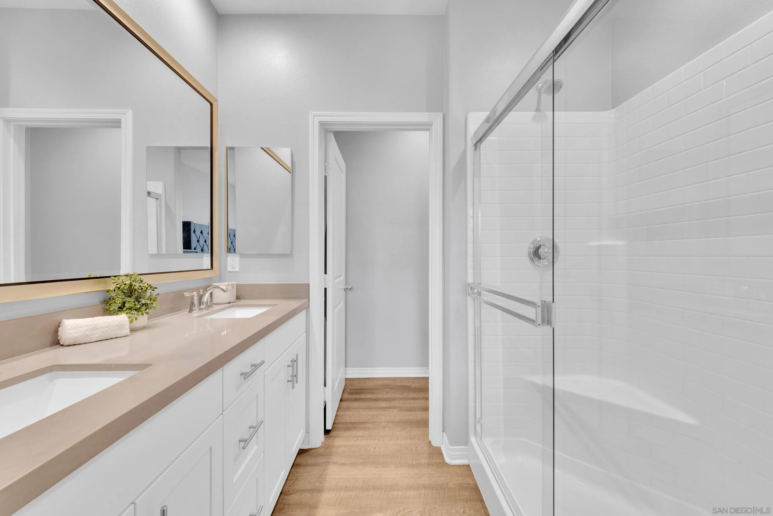 https://cdn.realtyfeed.com/cdn/127/260014357/7069ca98eae45dc09efdd2a201b90324.webp