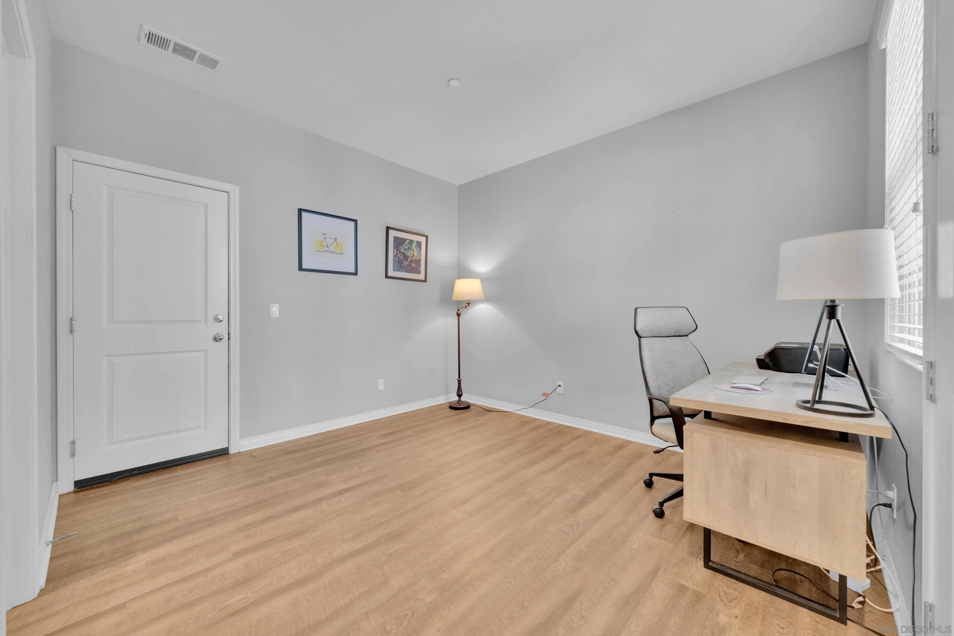 https://cdn.realtyfeed.com/cdn/127/260014357/769663982bad8dd53aebe3c5ba42a651.webp