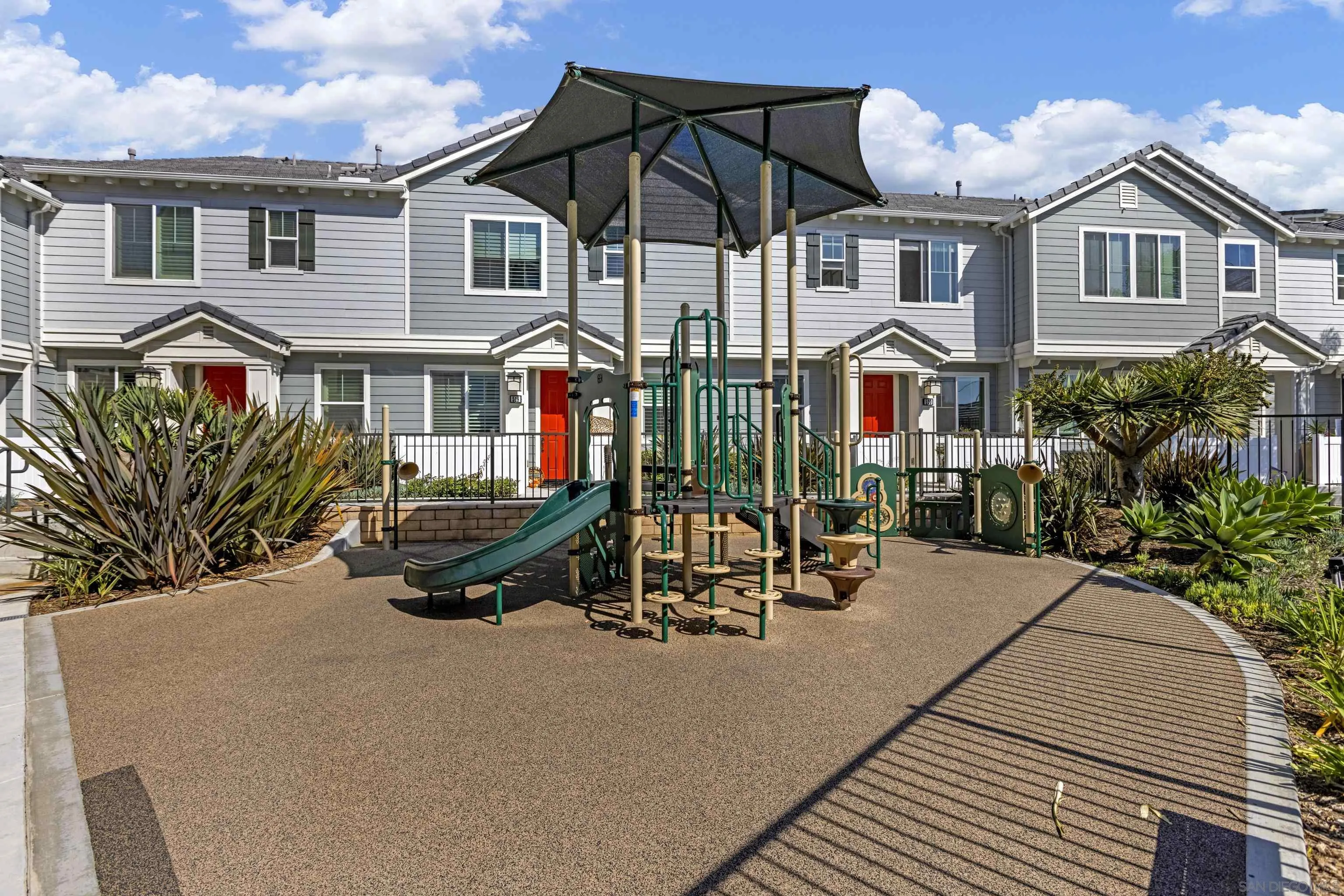 https://cdn.realtyfeed.com/cdn/127/260014357/c18d46b3c28ed7a00136079ec235a0ef.webp