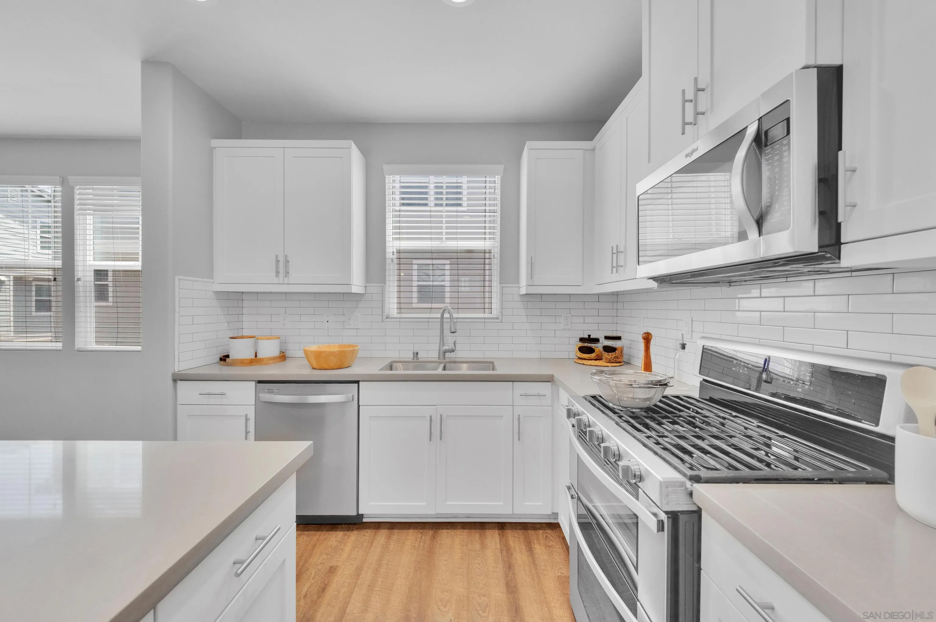 https://cdn.realtyfeed.com/cdn/127/260014357/c7185b9028b7313e8bbd9cc2336f425e.webp
