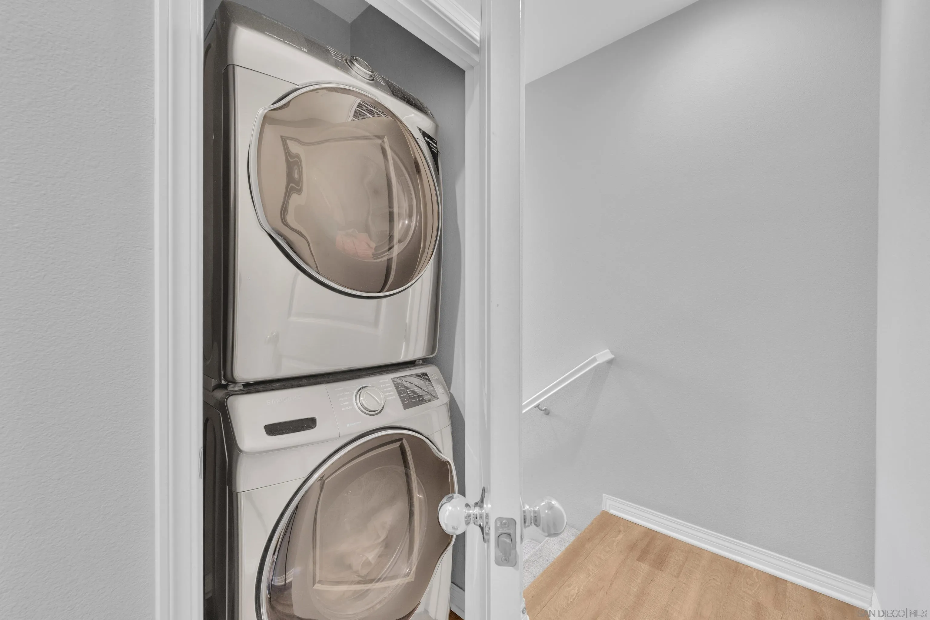 https://cdn.realtyfeed.com/cdn/127/260014357/dca2a7f715741b1c81d3565d45cfdfeb.webp