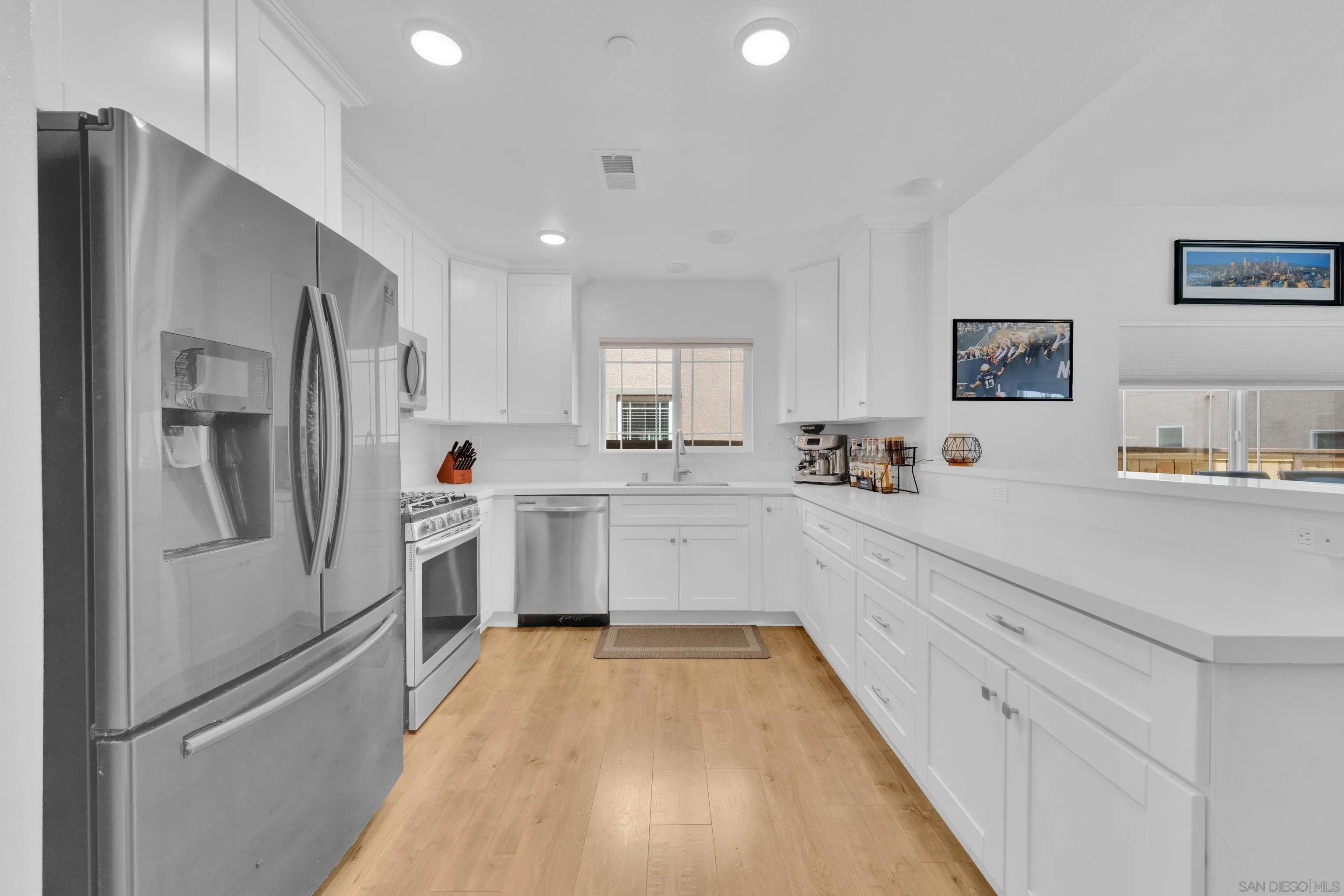 https://cdn.realtyfeed.com/cdn/127/260014358/1743c64d5824c830b97aa7618bd5d80c.webp
