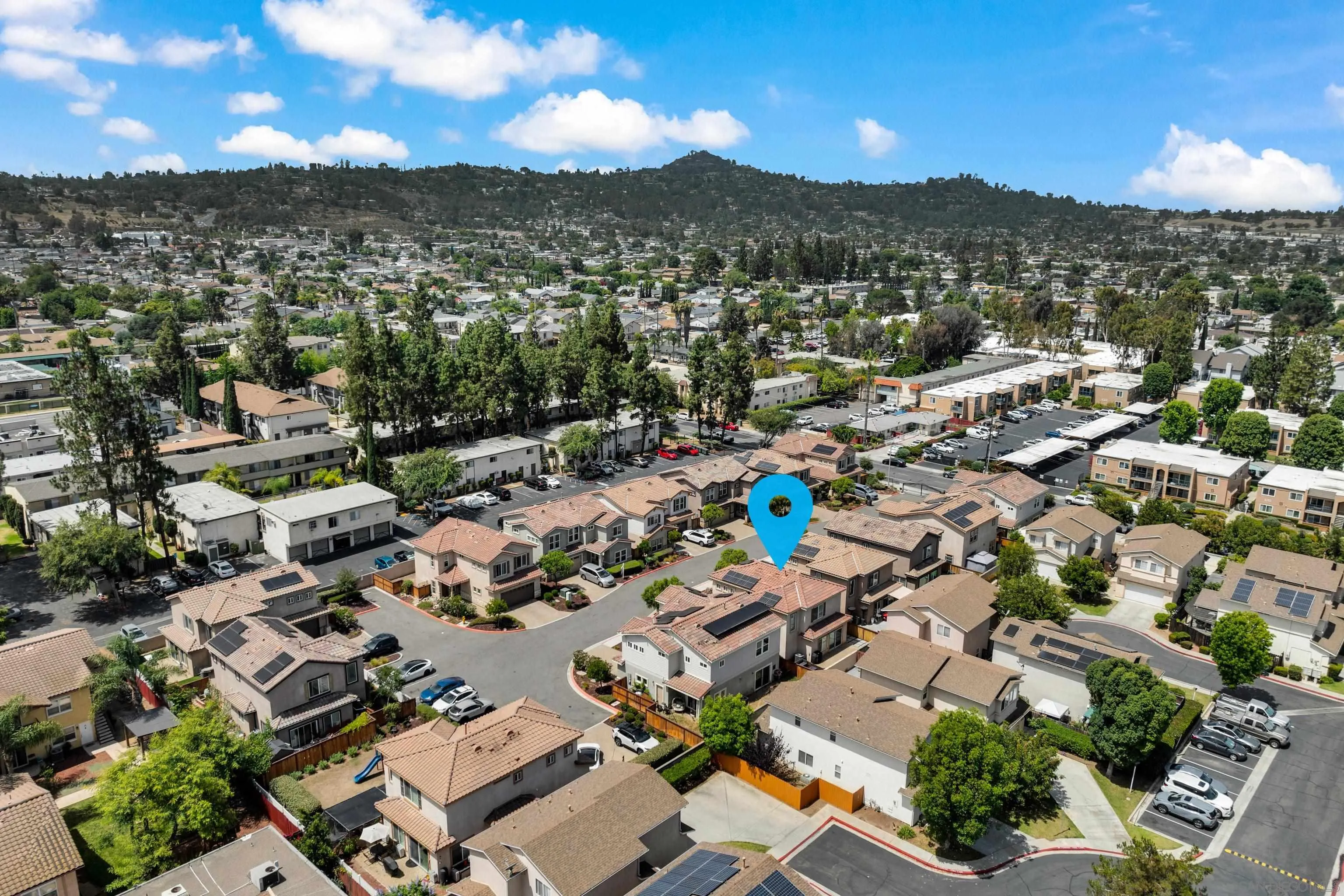 https://cdn.realtyfeed.com/cdn/127/260014358/2581f2463076cf4110da0a87b43c3564.webp