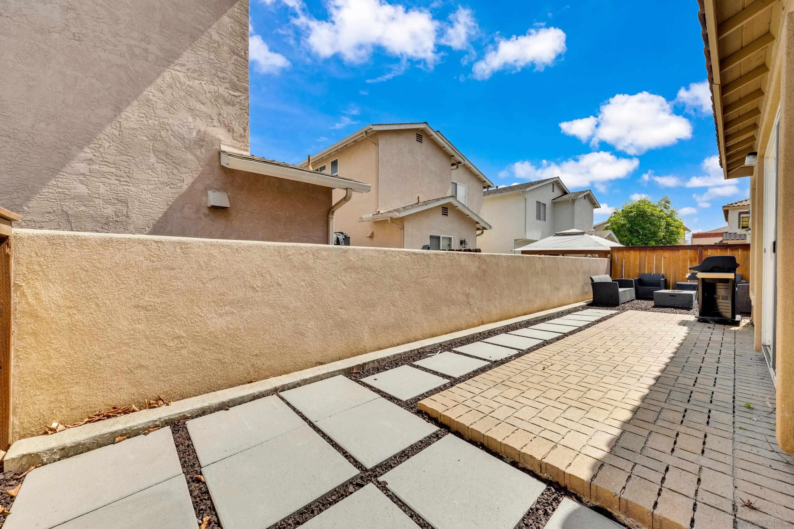 https://cdn.realtyfeed.com/cdn/127/260014358/2aea1f4a74b3edfe7aff6443d1e8d601.webp