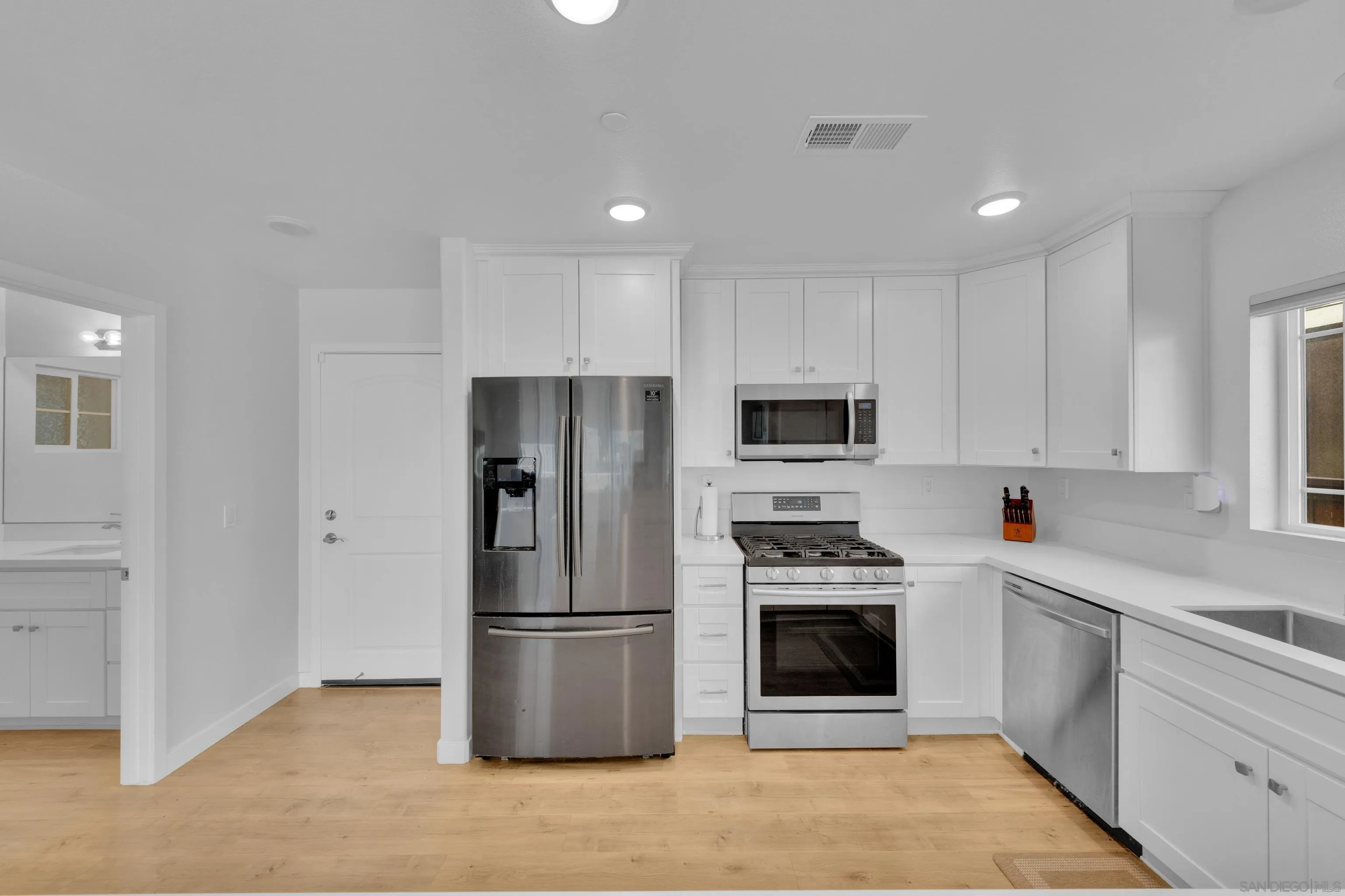 https://cdn.realtyfeed.com/cdn/127/260014358/3ca8eb510d6601d493afdb2bca081e79.webp