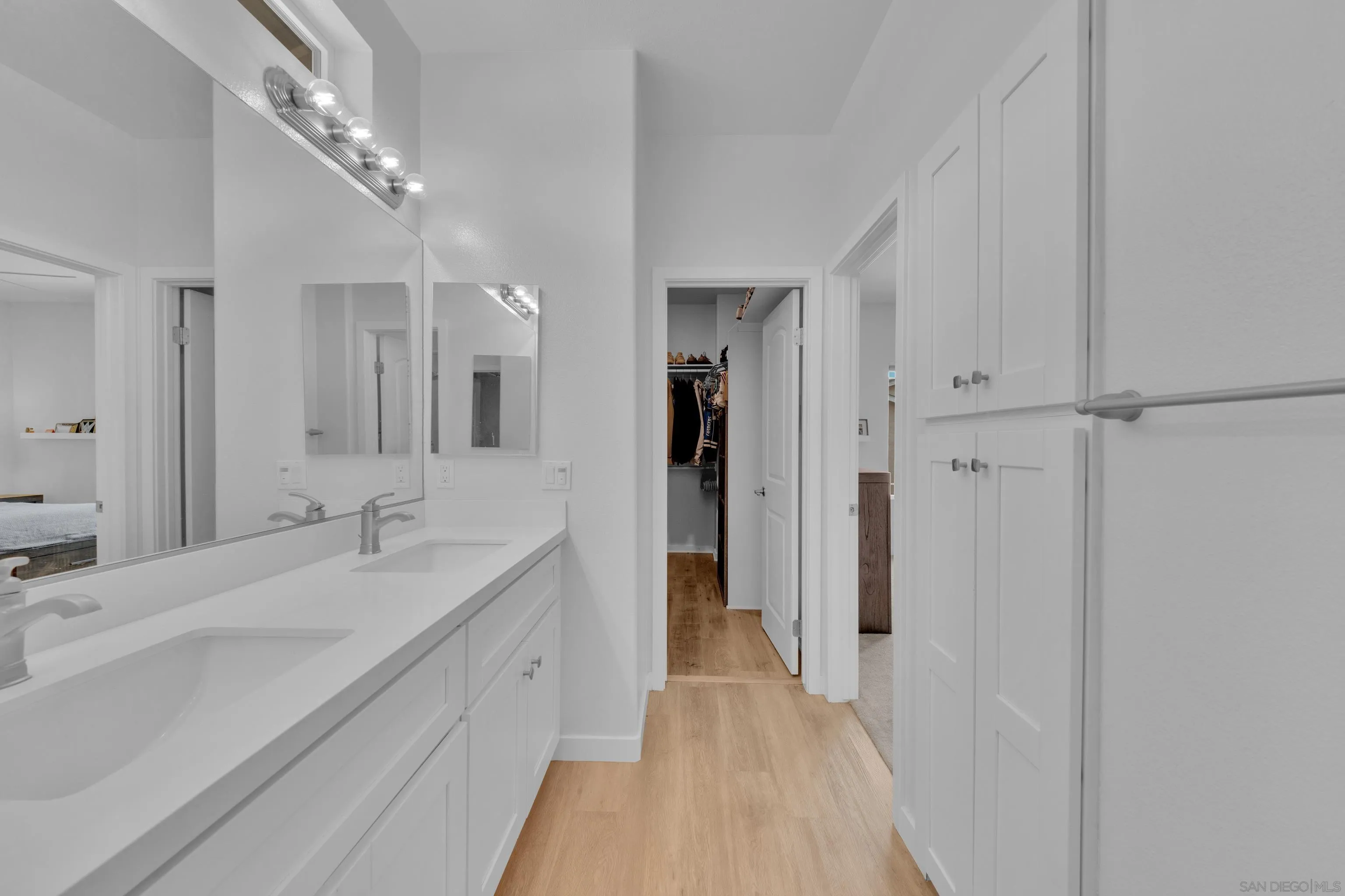 https://cdn.realtyfeed.com/cdn/127/260014358/568d39f2e67530b8bdae976f0dfabc87.webp