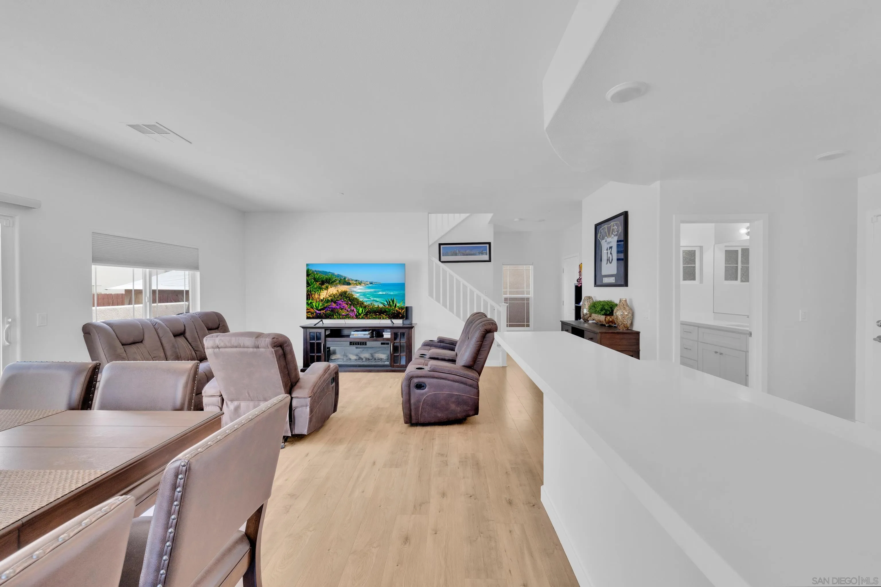 https://cdn.realtyfeed.com/cdn/127/260014358/5dc46eb4d394a503a0c3af244e72594b.webp