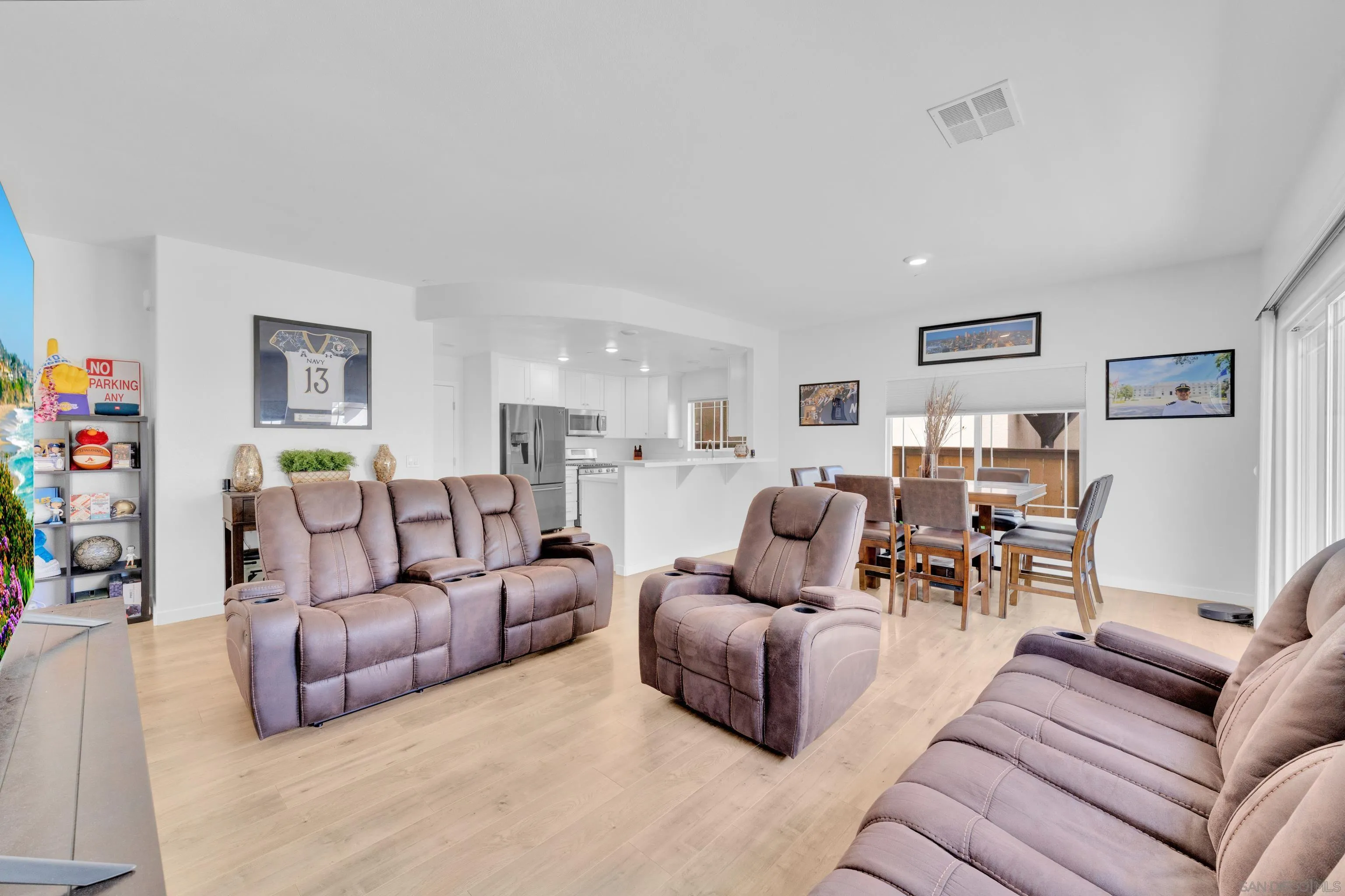 https://cdn.realtyfeed.com/cdn/127/260014358/8a0cb7d91a5e8b2f591106fa558fcf02.webp