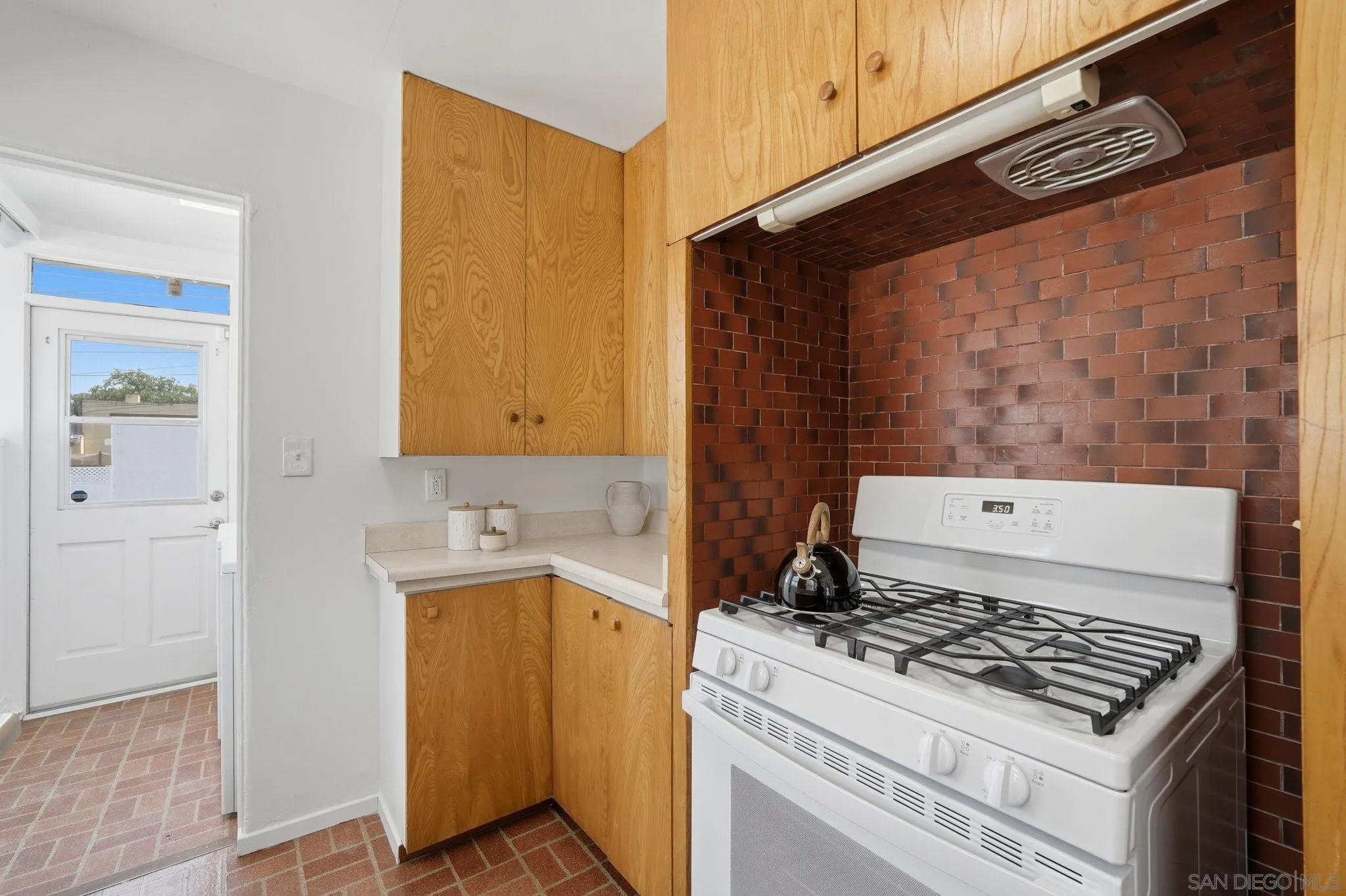 https://cdn.realtyfeed.com/cdn/127/260014359/c508c631294c3a206578e3e45c02b5ba.webp