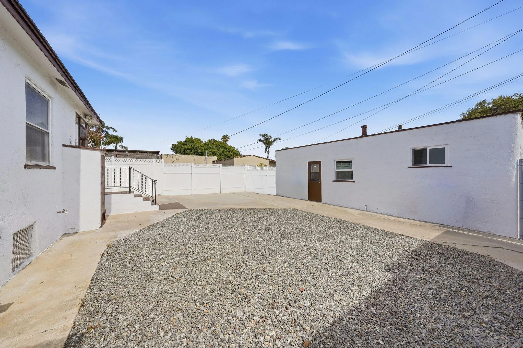 https://cdn.realtyfeed.com/cdn/127/260014359/ec930ddcf54f53ad202faeae0fbbd5be.webp