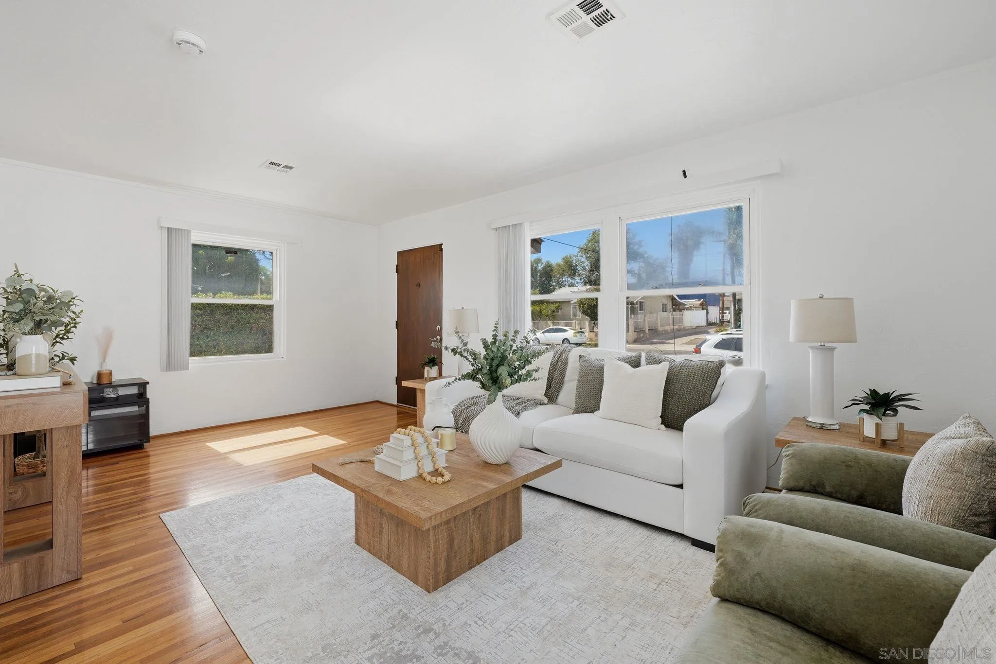 https://cdn.realtyfeed.com/cdn/127/260014359/fc0387f0b8983a2c565e3bca22052348.webp
