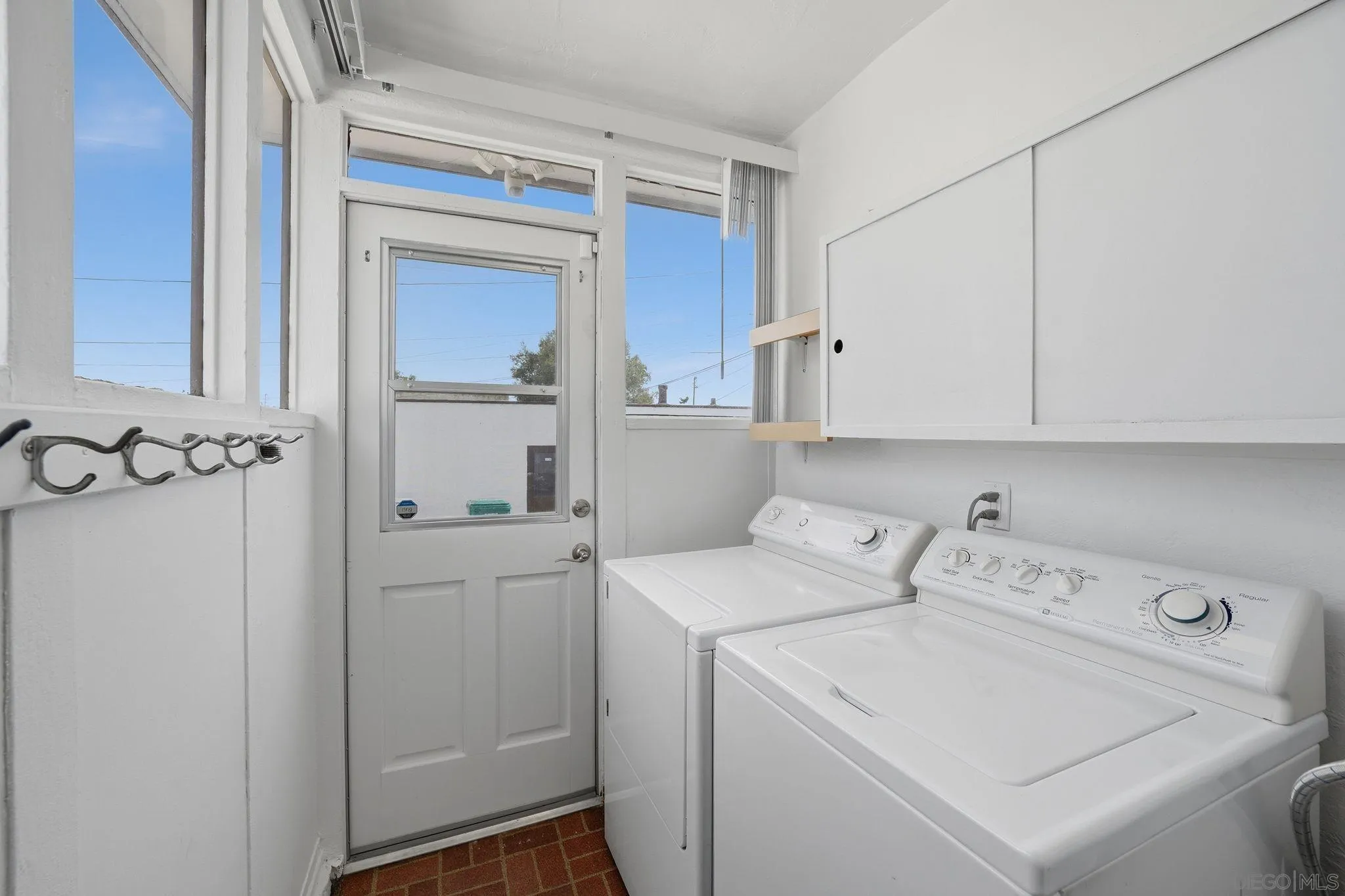 https://cdn.realtyfeed.com/cdn/127/260014359/fe477cfed3ef7922b095a5b47e5229b5.webp