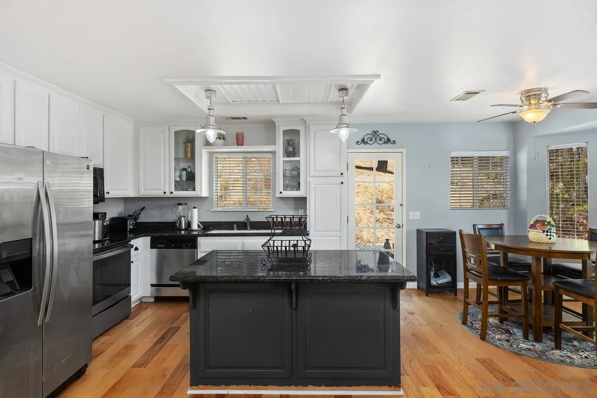 https://cdn.realtyfeed.com/cdn/127/260014361/16d5479aa5a8caf0c7afa30910f885ca.webp