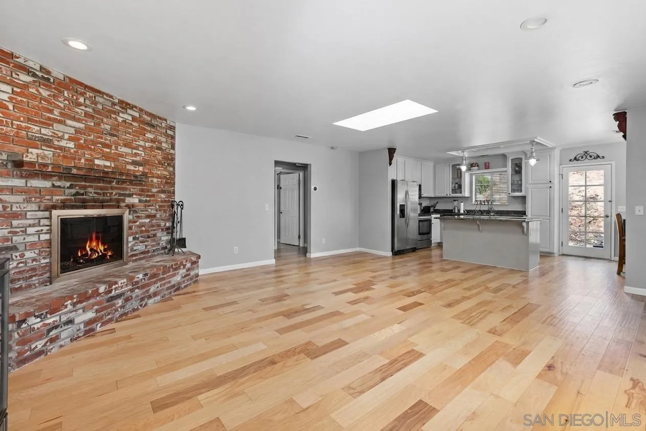https://cdn.realtyfeed.com/cdn/127/260014361/47e138e91a3a5ae00e2343c506b3473d.webp