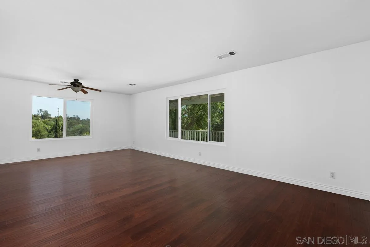 https://cdn.realtyfeed.com/cdn/127/260014361/50c84df3ba5791eeead6ce5063ca6781.webp