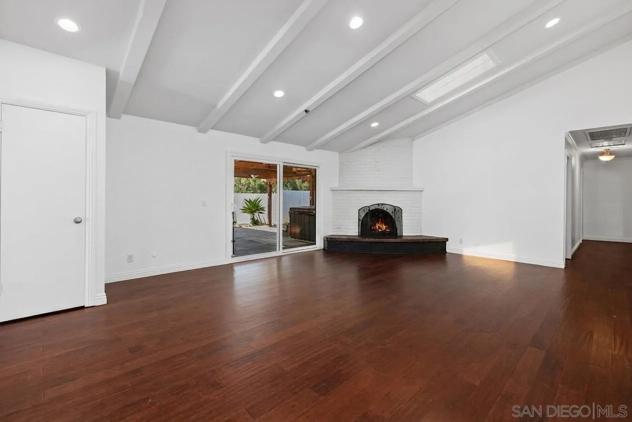 https://cdn.realtyfeed.com/cdn/127/260014361/b2a26a86e0a102a2c5d4cd24e328cbf9.webp