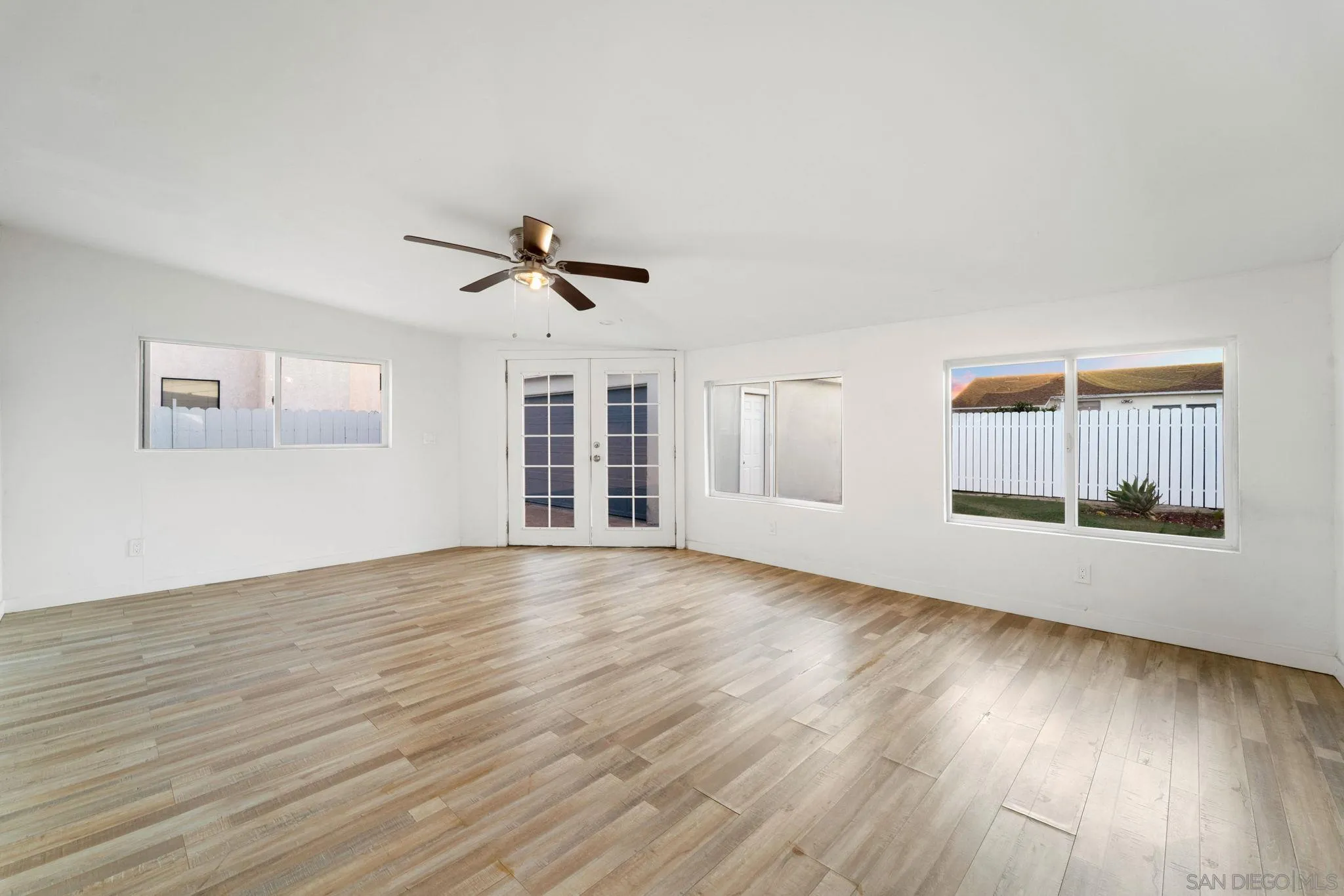 https://cdn.realtyfeed.com/cdn/127/260014363/324c6aa0e487f701b494972ba3eb39ac.webp