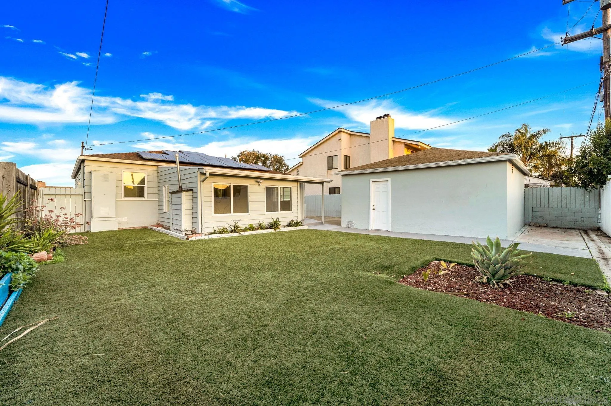 https://cdn.realtyfeed.com/cdn/127/260014363/38ea2a2482243a4d206dd74feb4b274d.webp