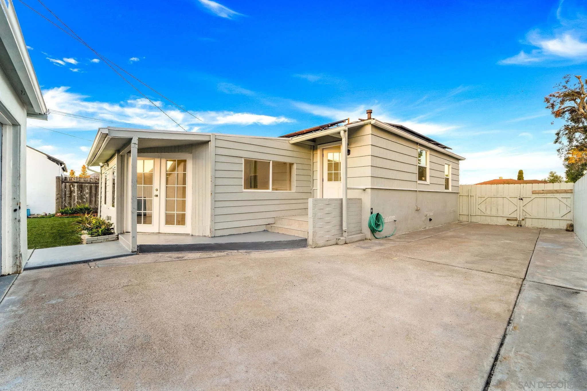https://cdn.realtyfeed.com/cdn/127/260014363/3a186ec9bdf88930c4b2093164ec53ca.webp