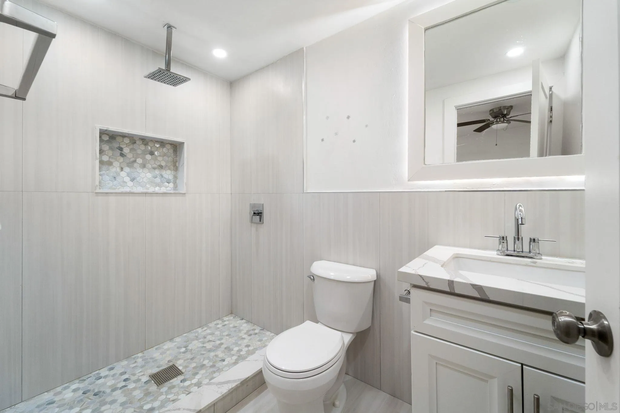 https://cdn.realtyfeed.com/cdn/127/260014363/663bd44b2e5a0cf4f42489ded8aeeae9.webp
