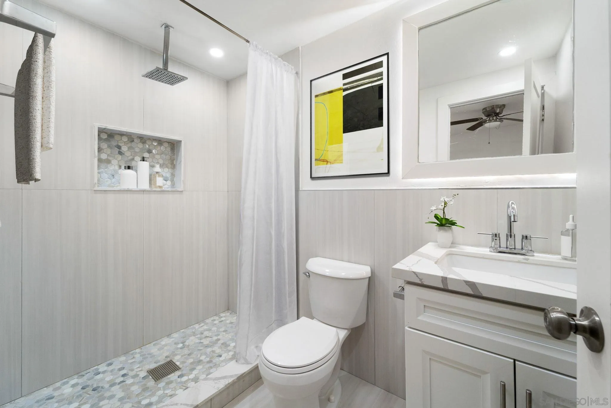 https://cdn.realtyfeed.com/cdn/127/260014363/81cf9b8fe6d84b0c800440570f8c5891.webp