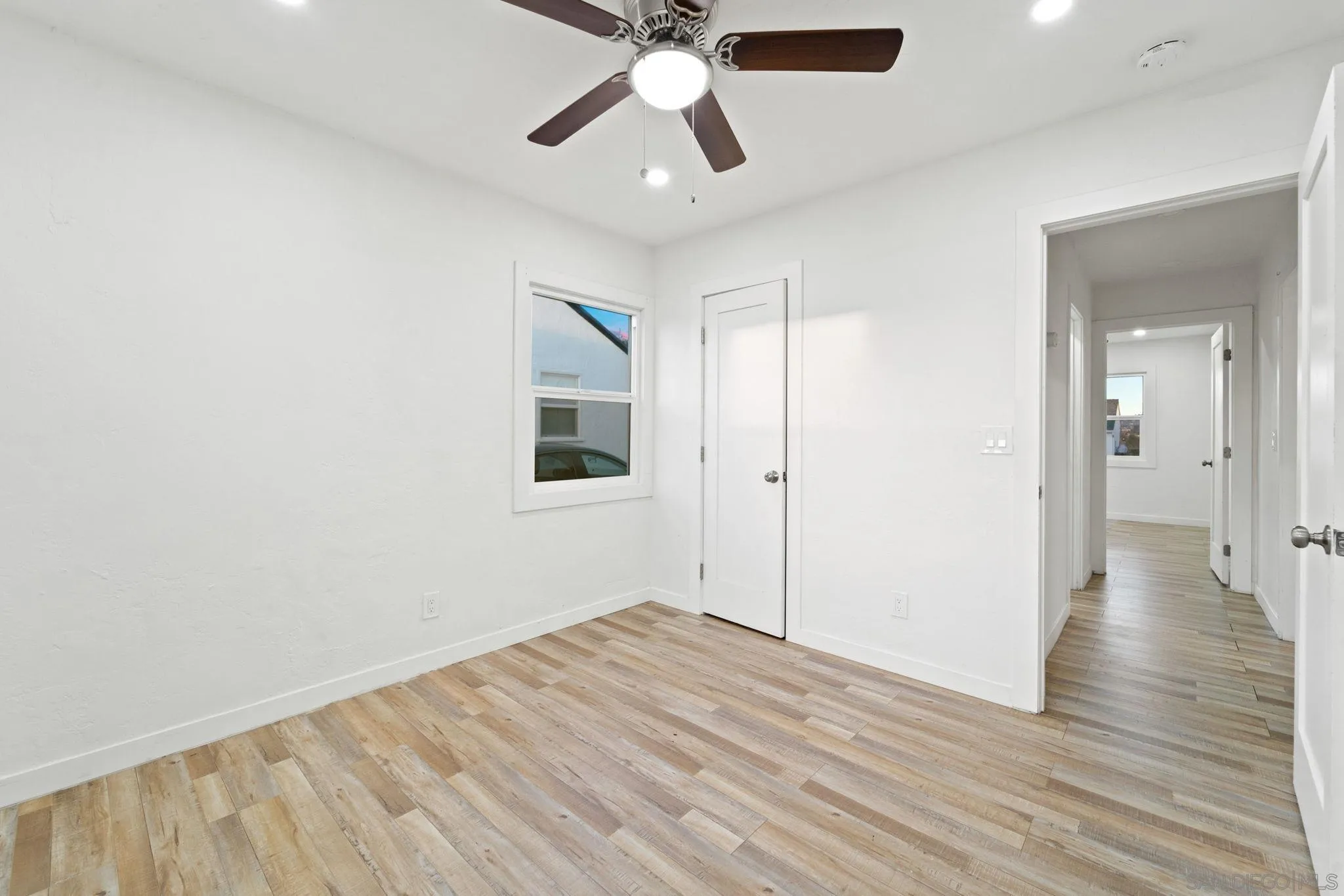 https://cdn.realtyfeed.com/cdn/127/260014363/965b179b0bac7373ee40077d008aea59.webp