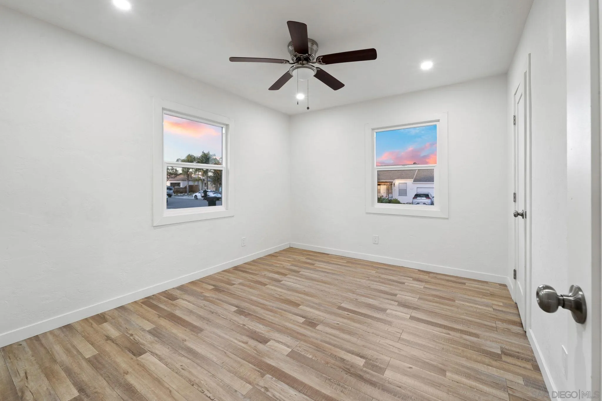 https://cdn.realtyfeed.com/cdn/127/260014363/9bd38d7b674e9d6a2b6f0cb64525c629.webp