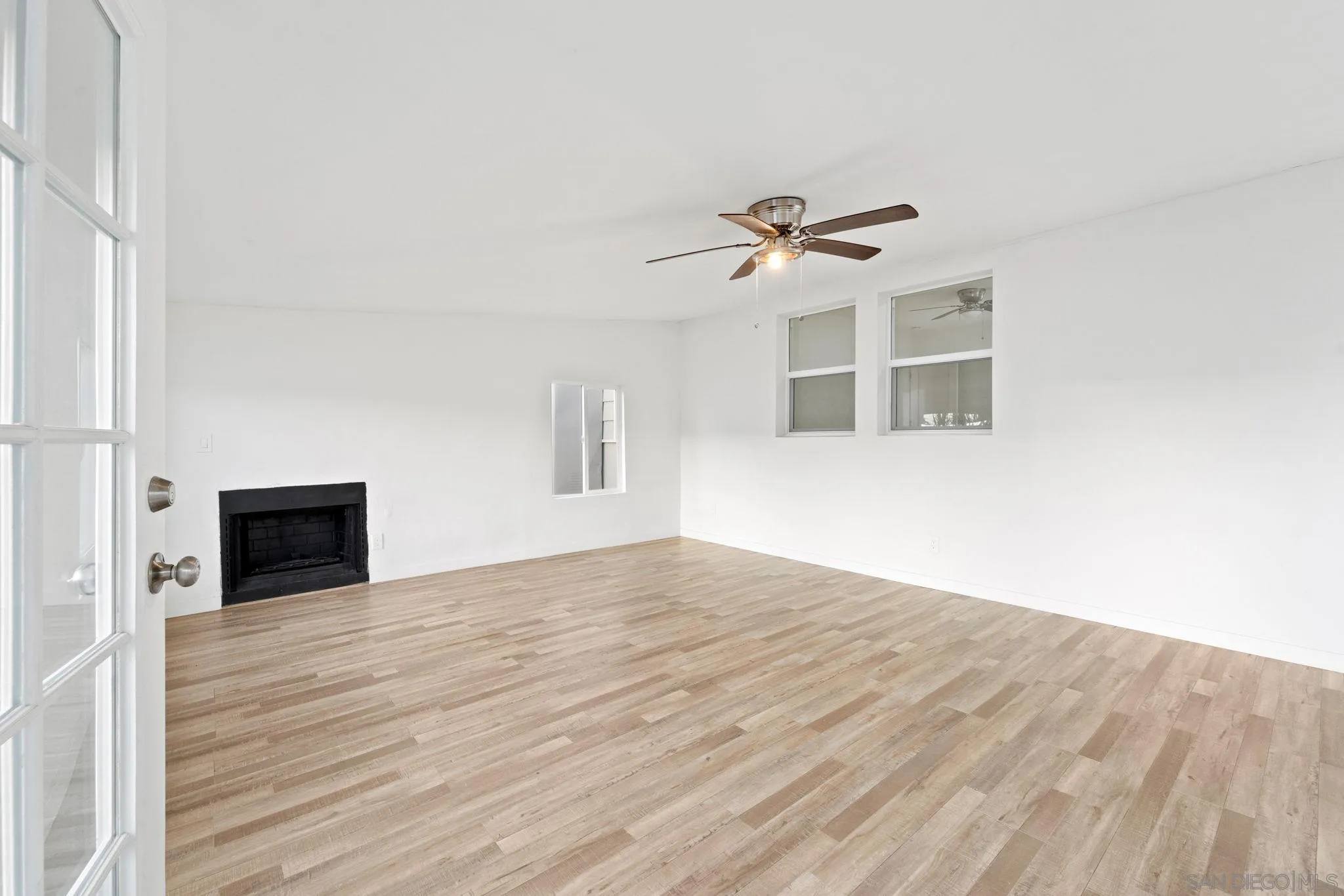 https://cdn.realtyfeed.com/cdn/127/260014363/b38adb790745b7021f189879eb53b375.webp