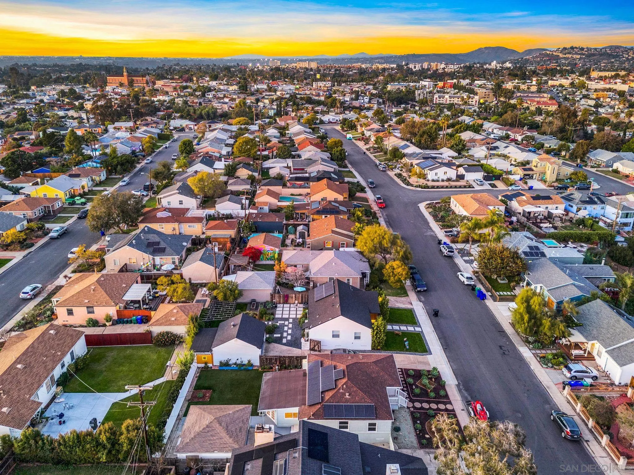 https://cdn.realtyfeed.com/cdn/127/260014363/bb403e42841d54ab0771e2a7b0d7e0d6.webp