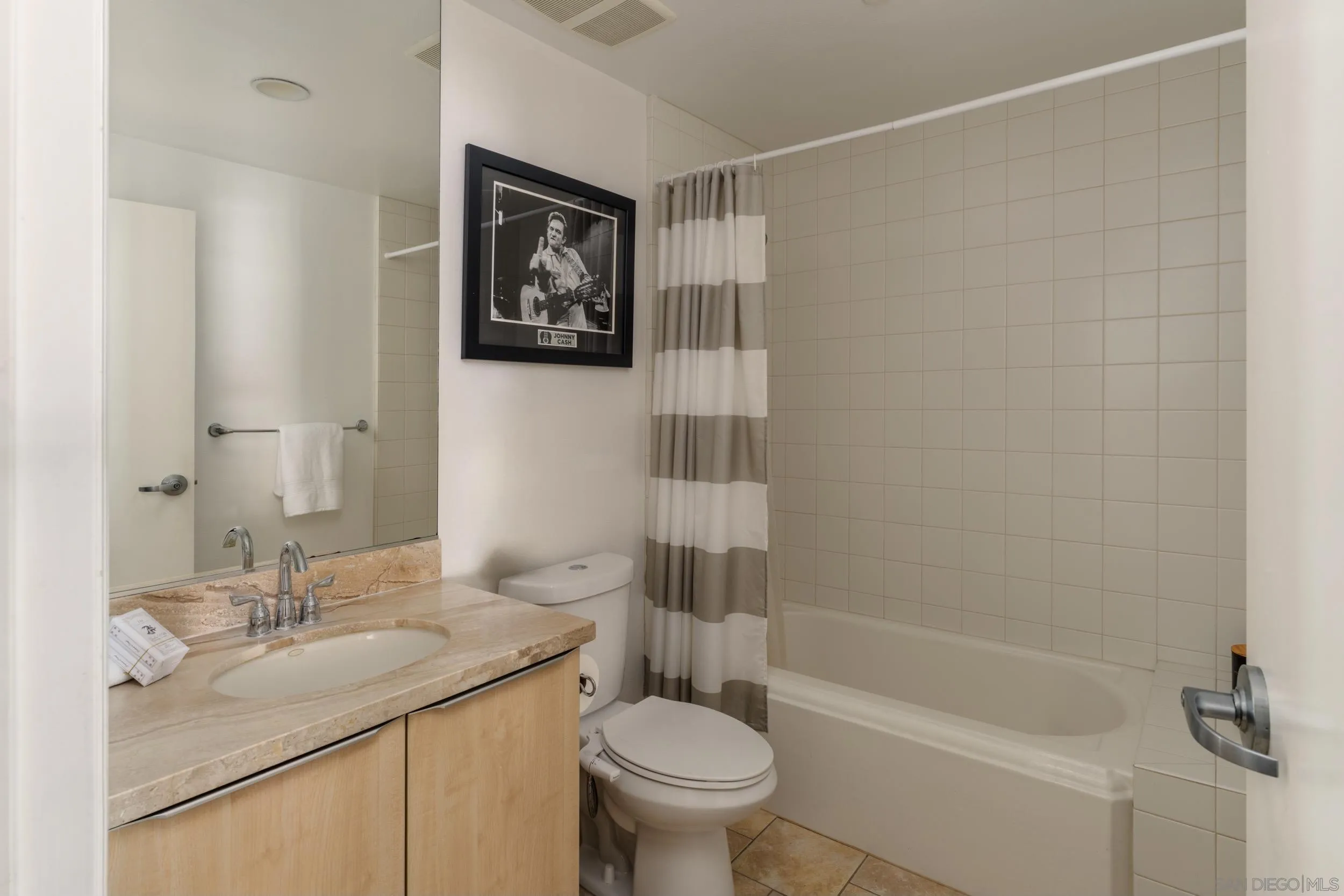 https://cdn.realtyfeed.com/cdn/127/260014364/0d25d4c1bb0528a36b20169ca9c3dc7f.webp