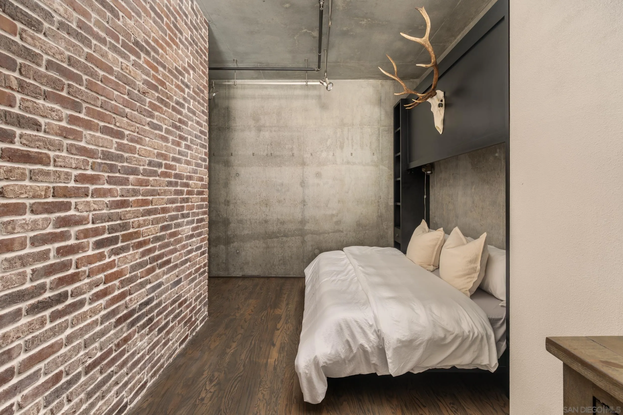 https://cdn.realtyfeed.com/cdn/127/260014364/15b9bd833ac11e1bf4c6888764c8b855.webp