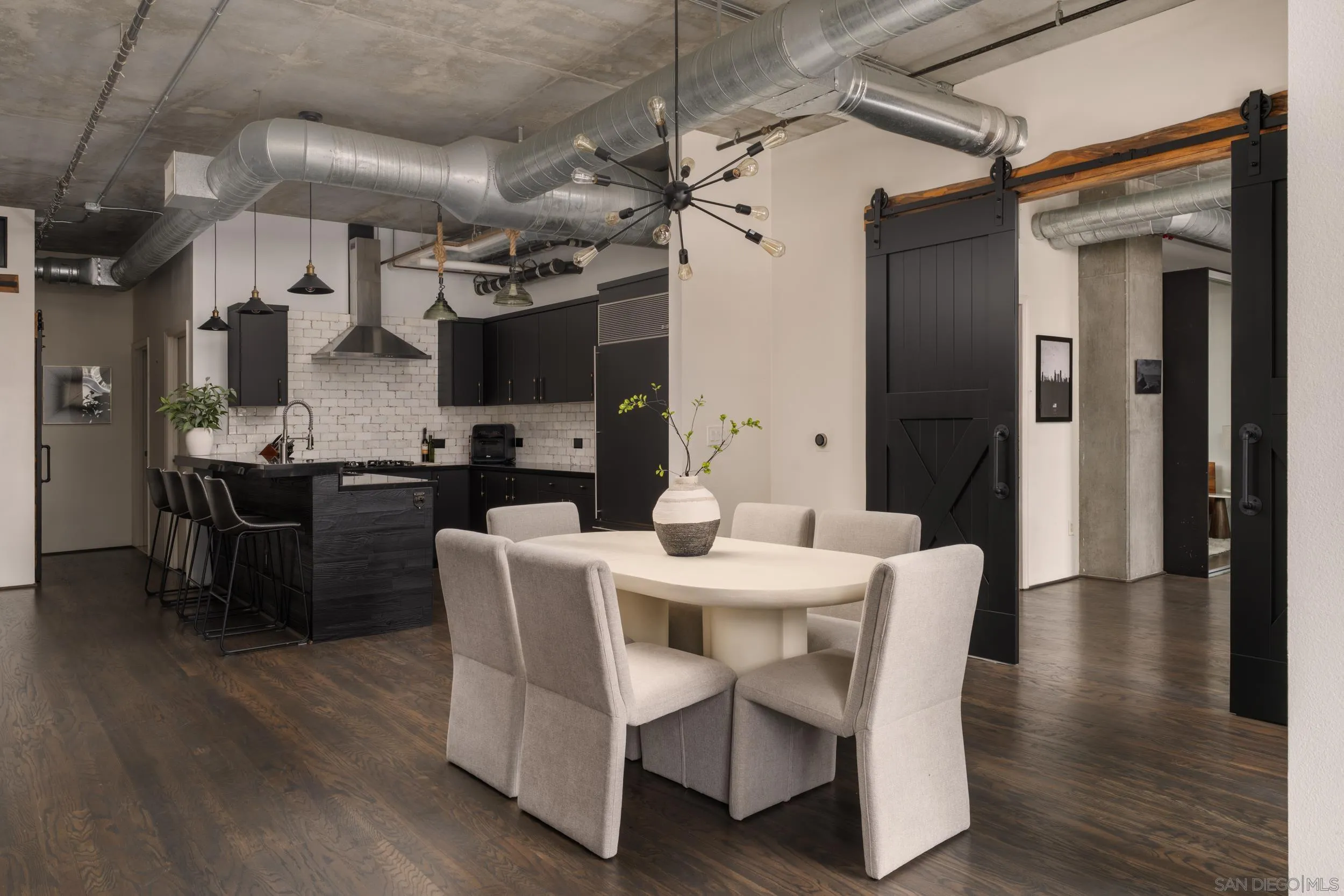 https://cdn.realtyfeed.com/cdn/127/260014364/3764b6591d3a9fcbae743f476c2eb276.webp