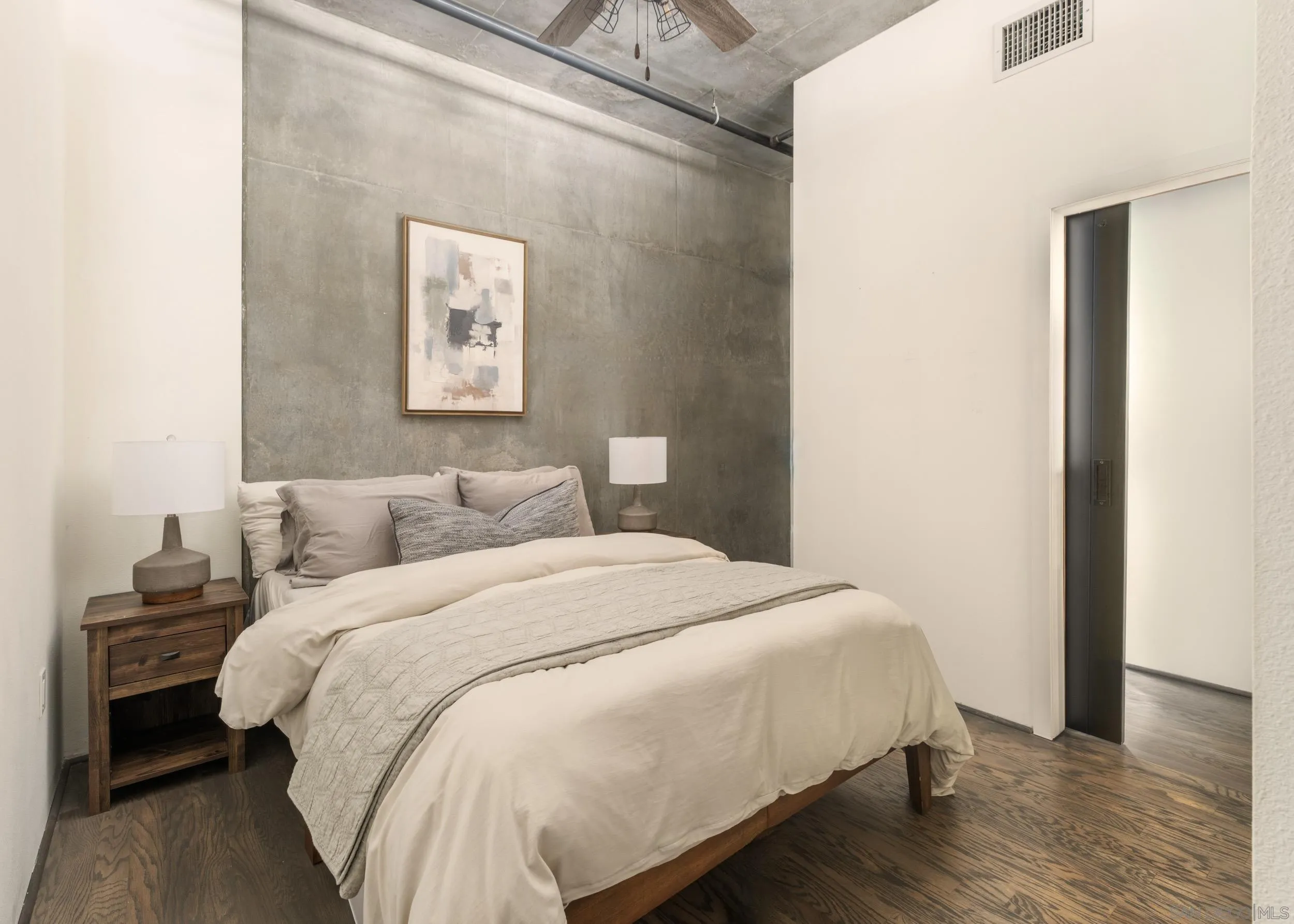 https://cdn.realtyfeed.com/cdn/127/260014364/652657648aaaaabd8d4042fbed948921.webp