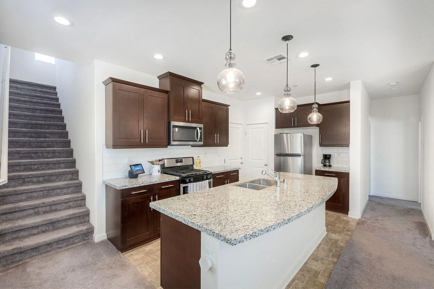 https://cdn.realtyfeed.com/cdn/127/260014366/0856202fc6d94d2315fe1246f3d1951c.webp