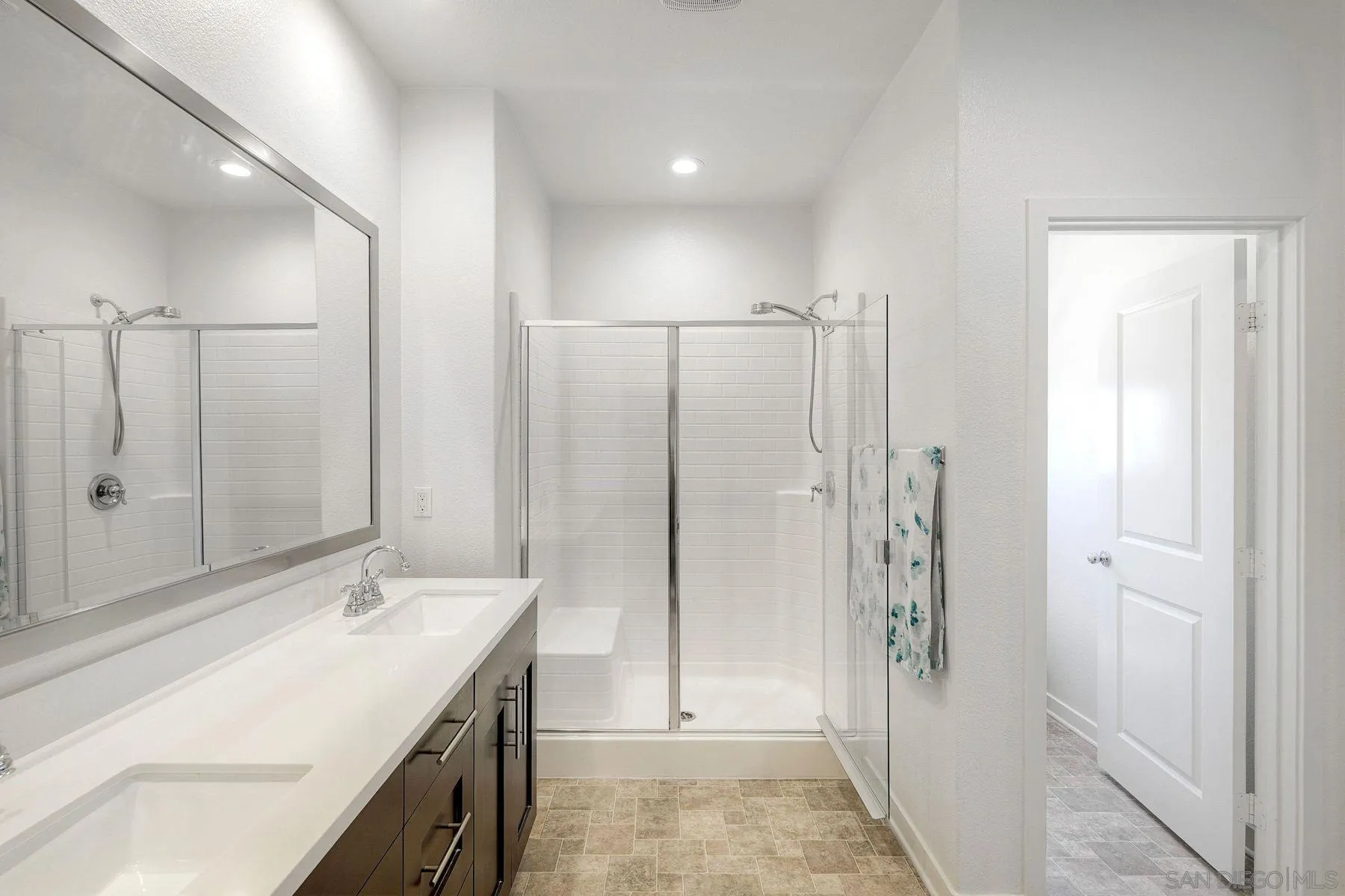 https://cdn.realtyfeed.com/cdn/127/260014366/c2b27eb8aed9e7d304d53cf08ba4e7b8.webp