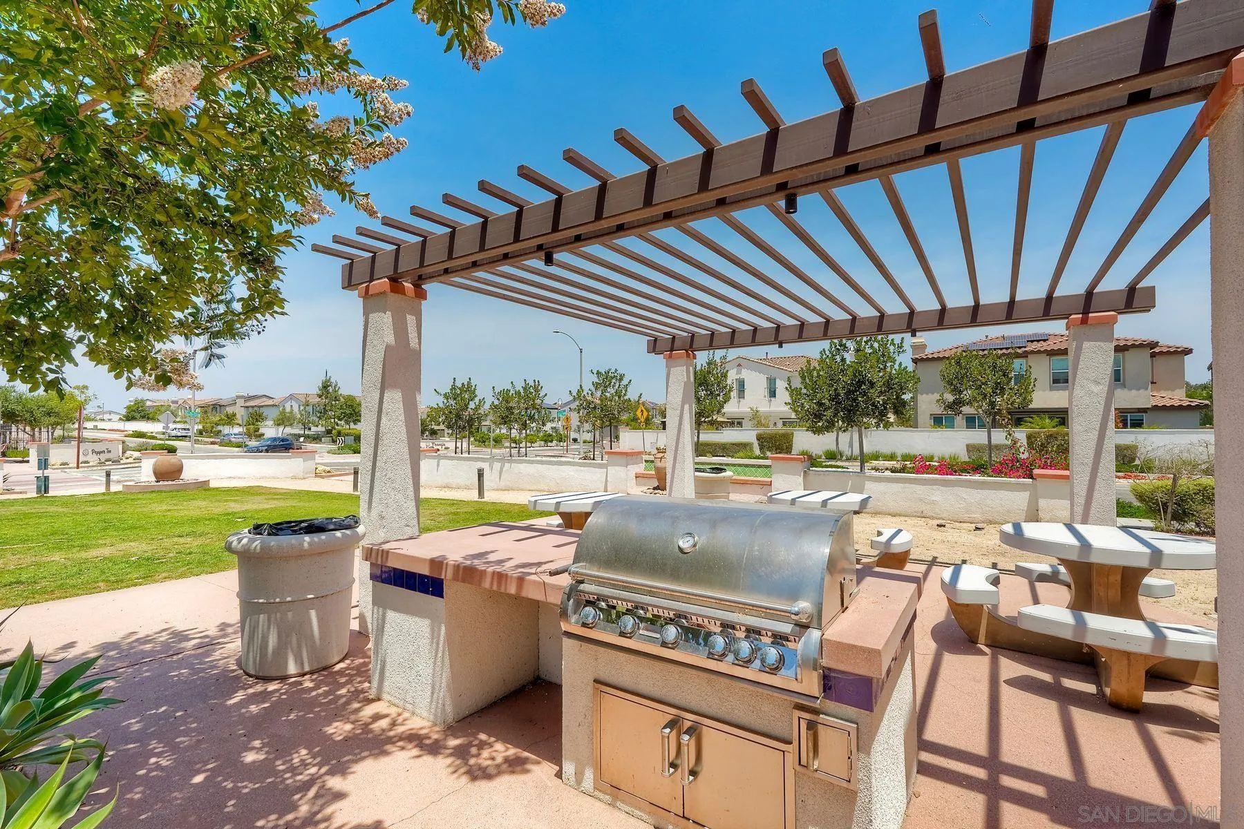 https://cdn.realtyfeed.com/cdn/127/260014366/f964b16dbde4b810fdb8551d8e991453.webp