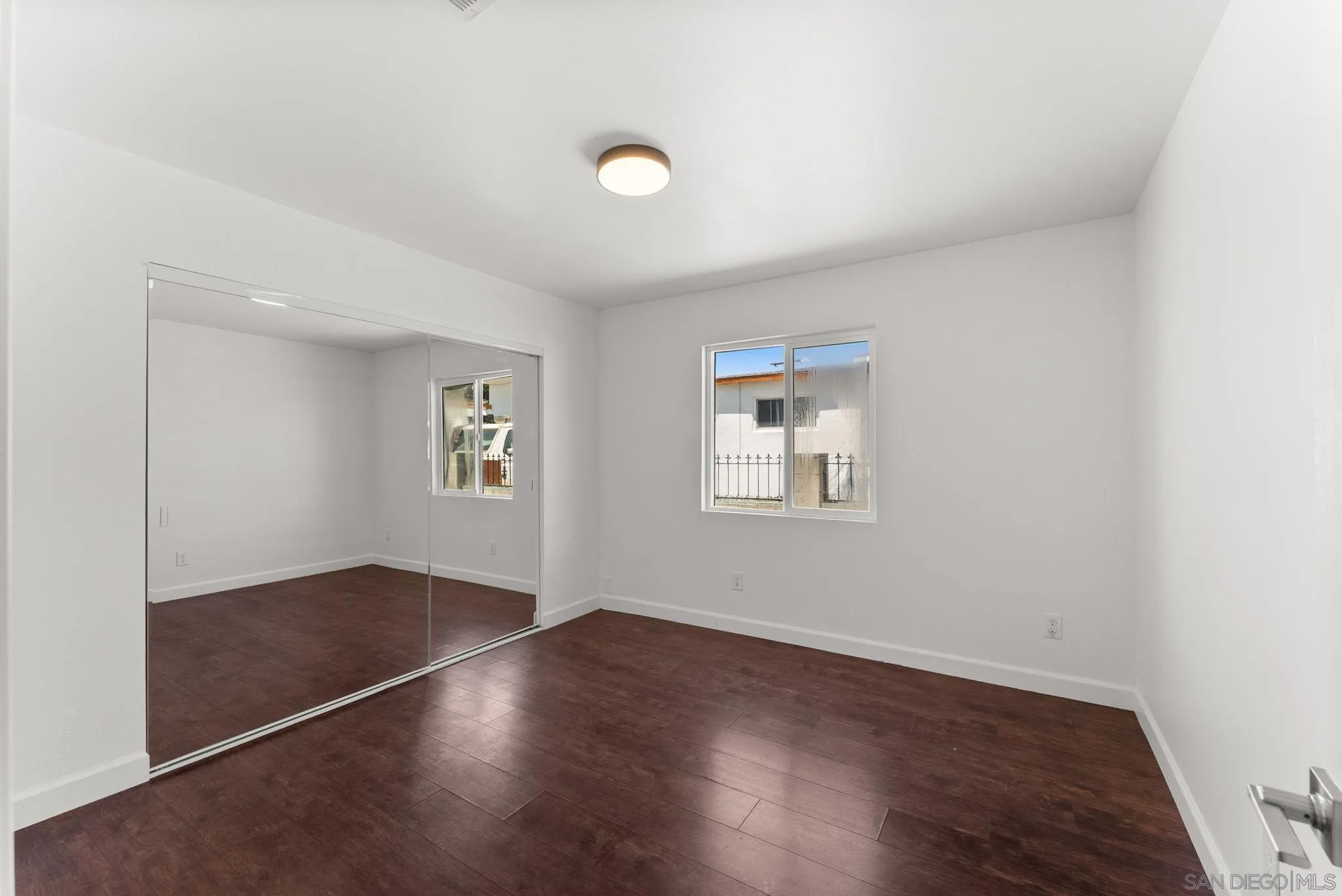 https://cdn.realtyfeed.com/cdn/127/260014367/16b1058a03f203632f50d7bac4c13afb.webp