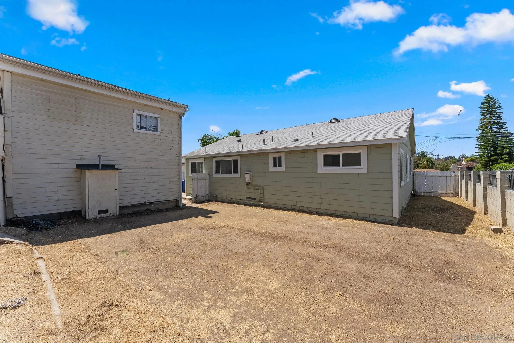 https://cdn.realtyfeed.com/cdn/127/260014367/3cacc0ff44e1af3ccc43fb5fd9b5d817.webp