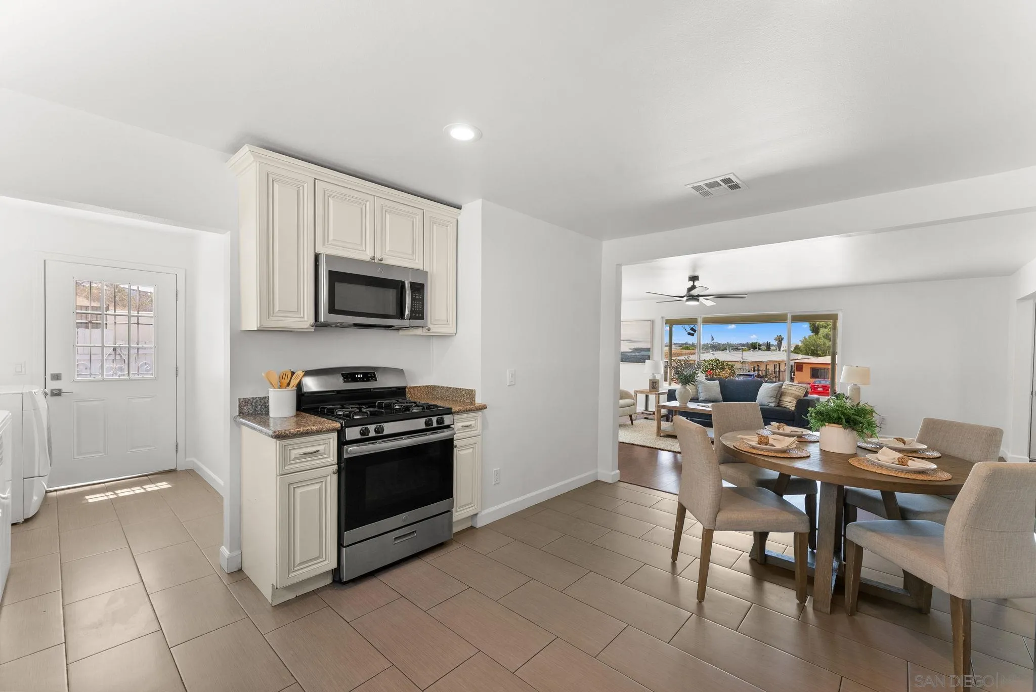 https://cdn.realtyfeed.com/cdn/127/260014367/5c325a1747054cfcf0bf9ee2eec34c1d.webp