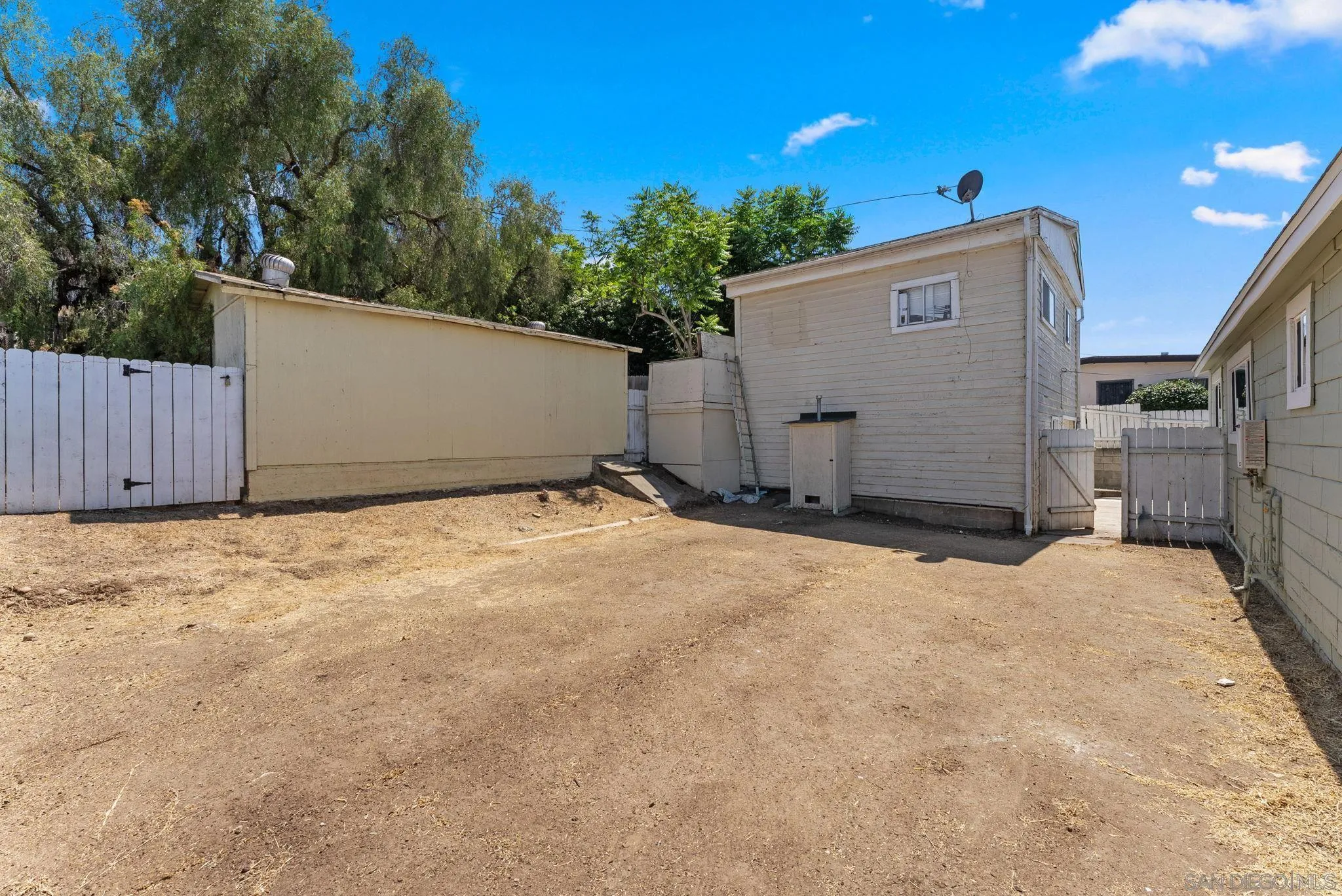 https://cdn.realtyfeed.com/cdn/127/260014367/8bba6d6fb3df7a63900d1a04349d1bd5.webp